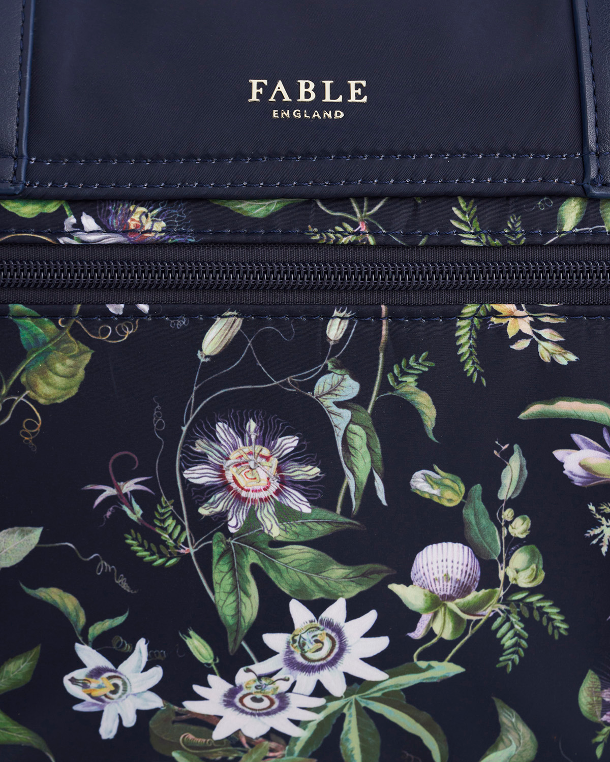 fable-england-navy-passion-flower-satchel-tasche-navy image 5