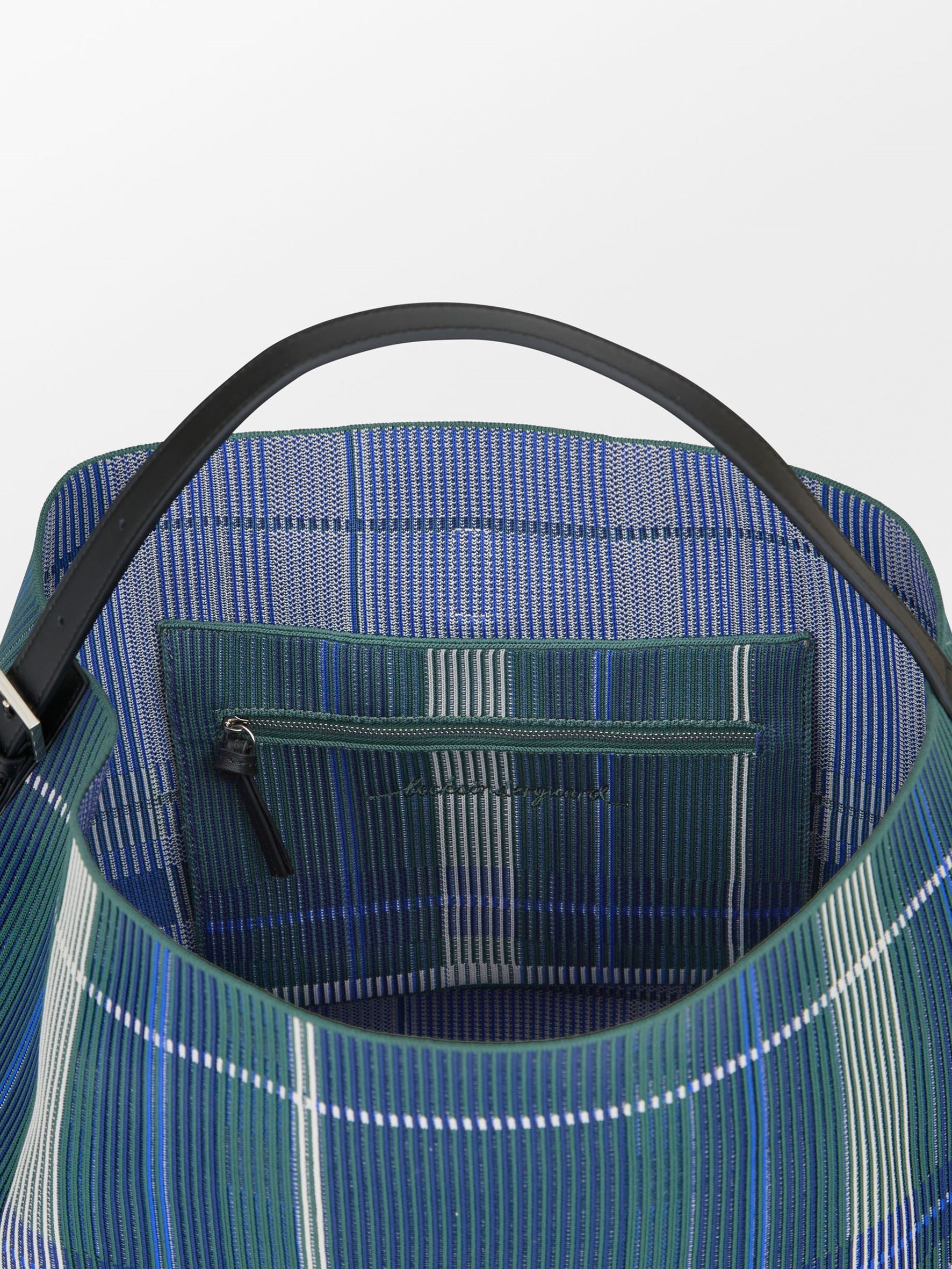 becks-ndergaard-plaidia-leah-bag-tasche-naval-blue-kariert image 3