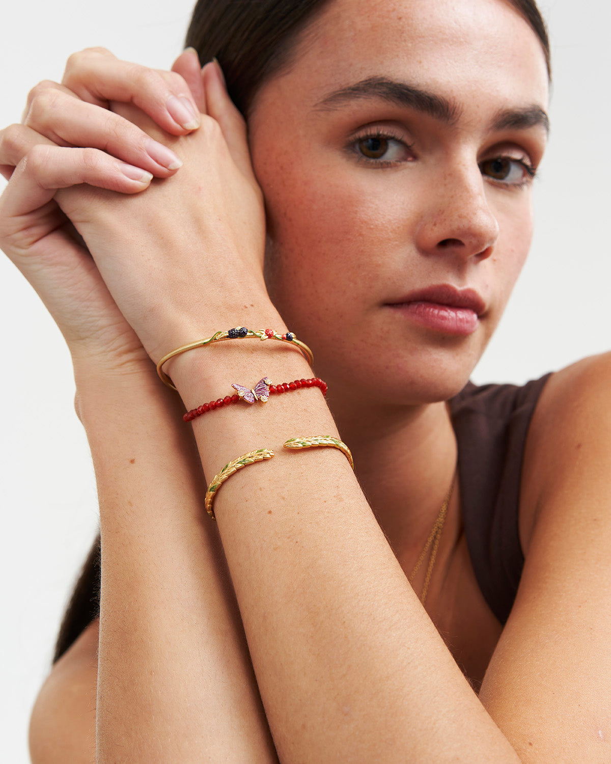 fable-england-hera-butterfly-armband-gold-granat image 7