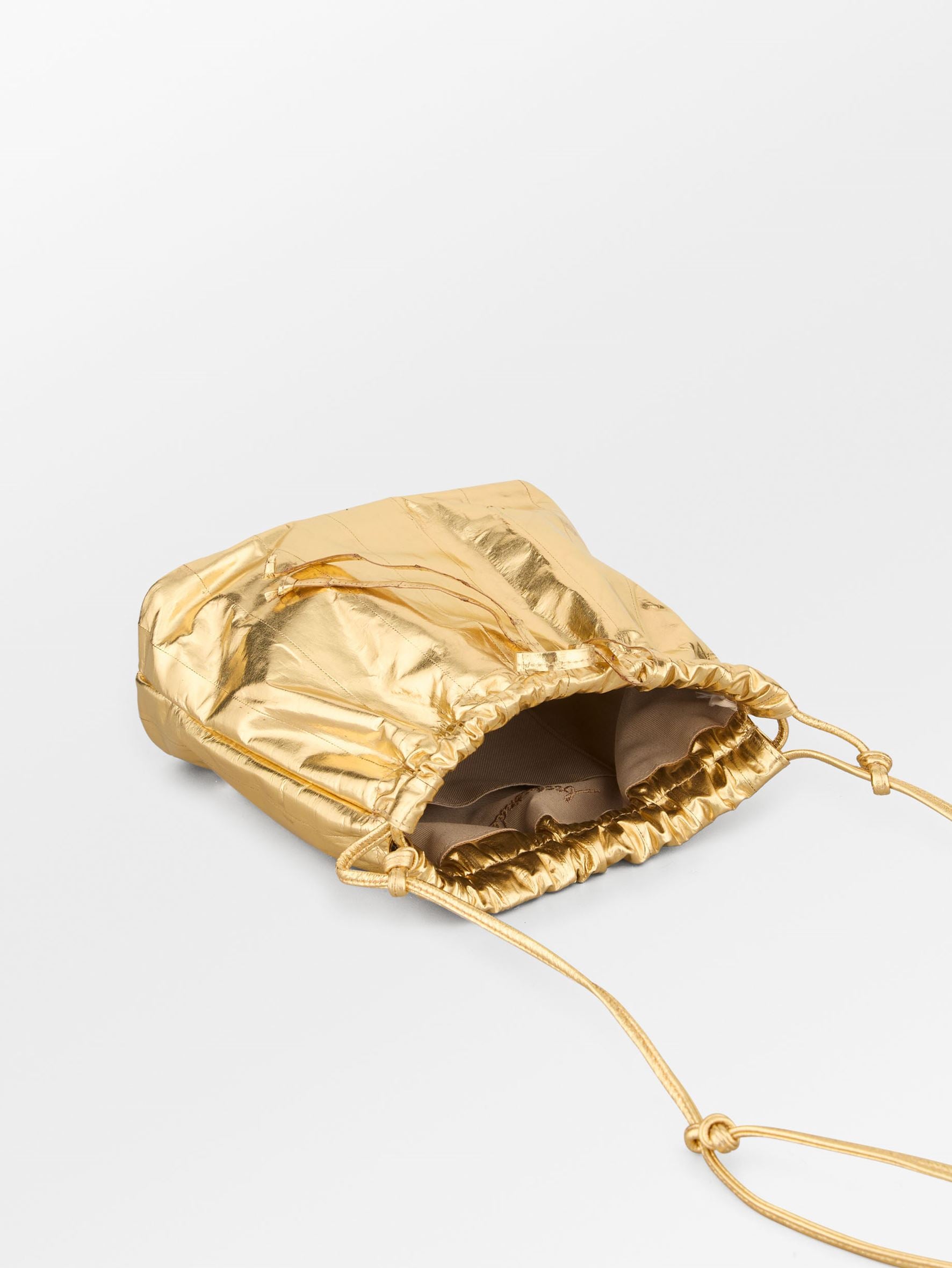 becks-ndergaard-gila-metallic-tasche-aalleder-20x23cm image 2