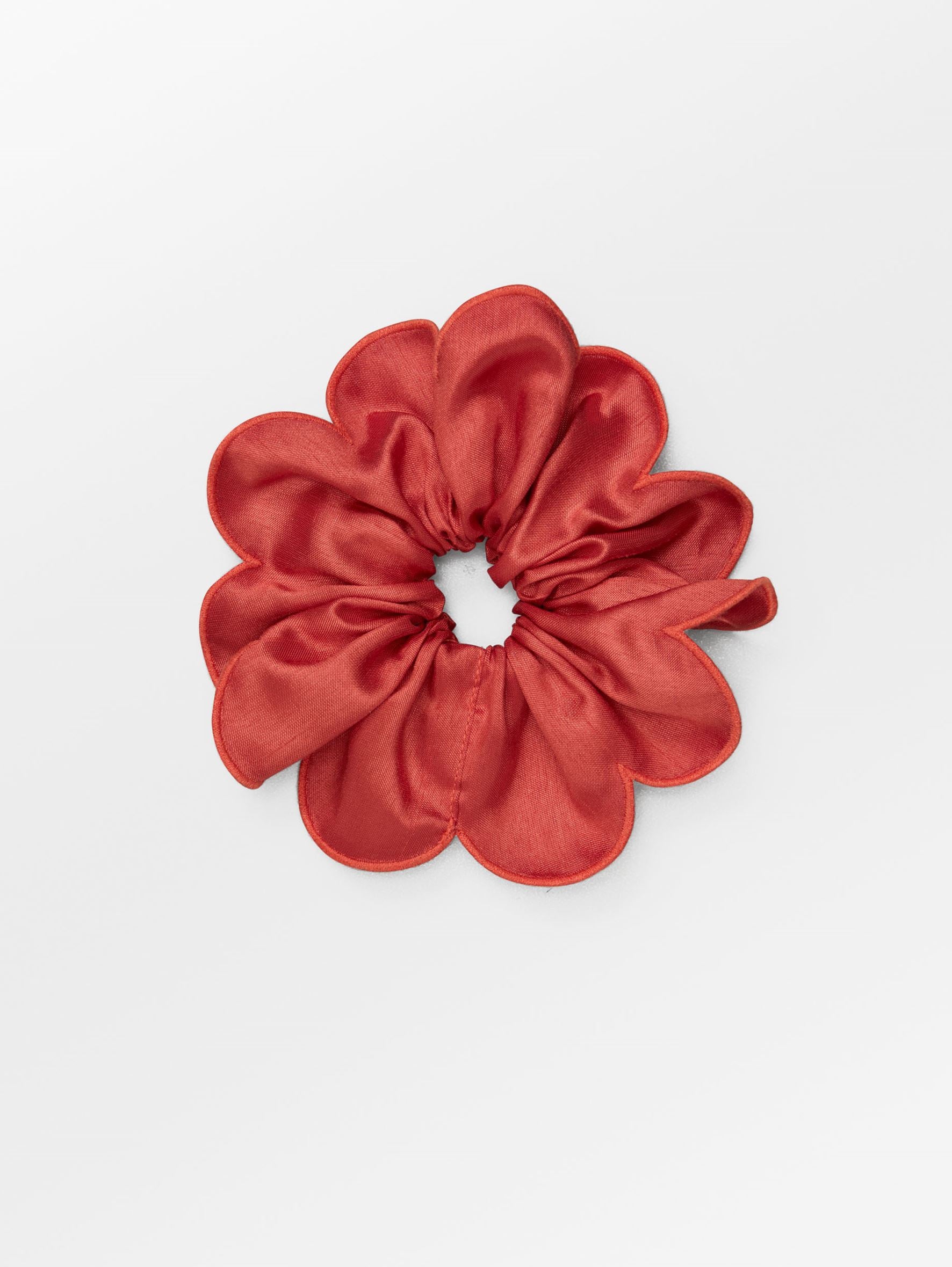 becks-ndergaard-tila-scrunchie-polyester-grenadine-red image 2