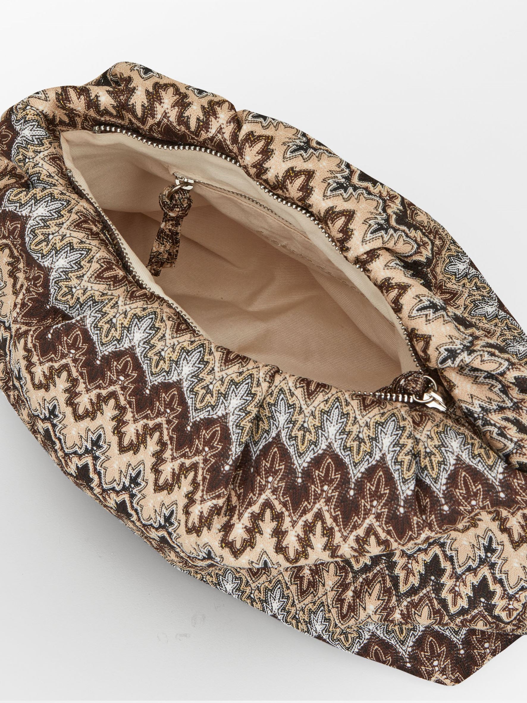 becks-ndergaard-pala-maxi-clutch-tasche-sand-brown-30x20 image 4