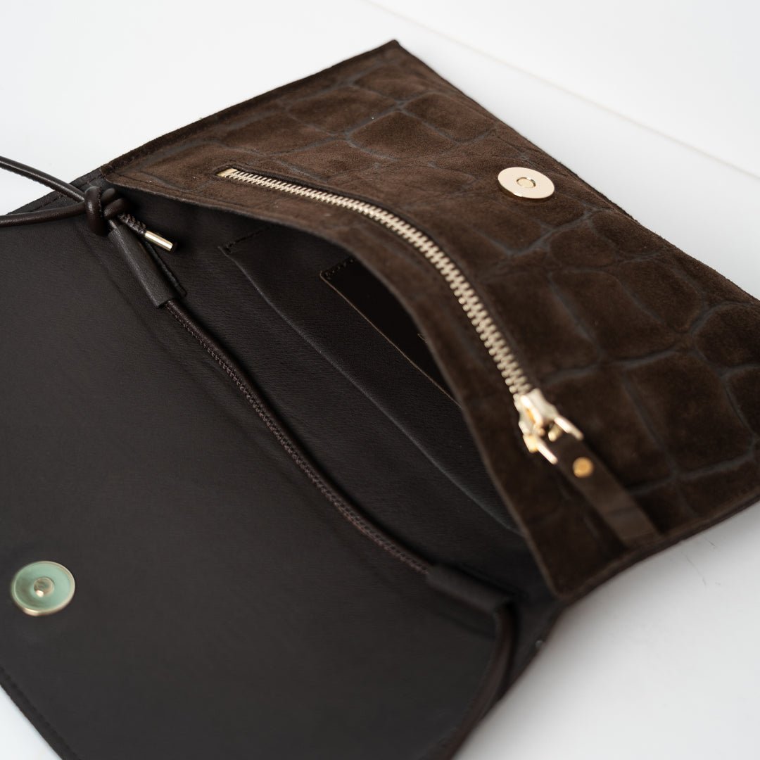 ann-kurz-thin-clutch-suede-croco-mocha-abendtasche-leder image 2