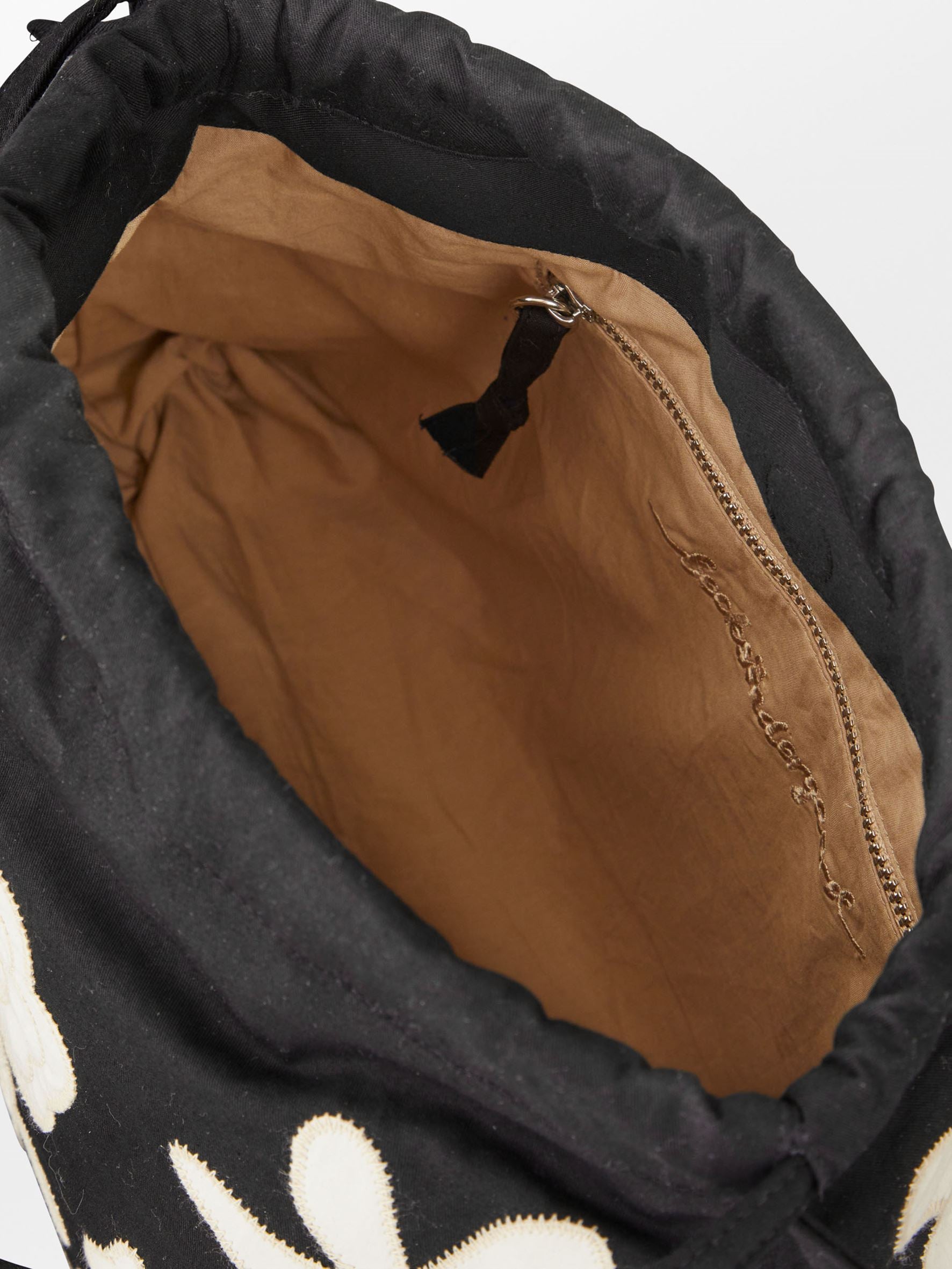 becks-ndergaard-guafiore-gina-beuteltasche-schwarz-floral image 2