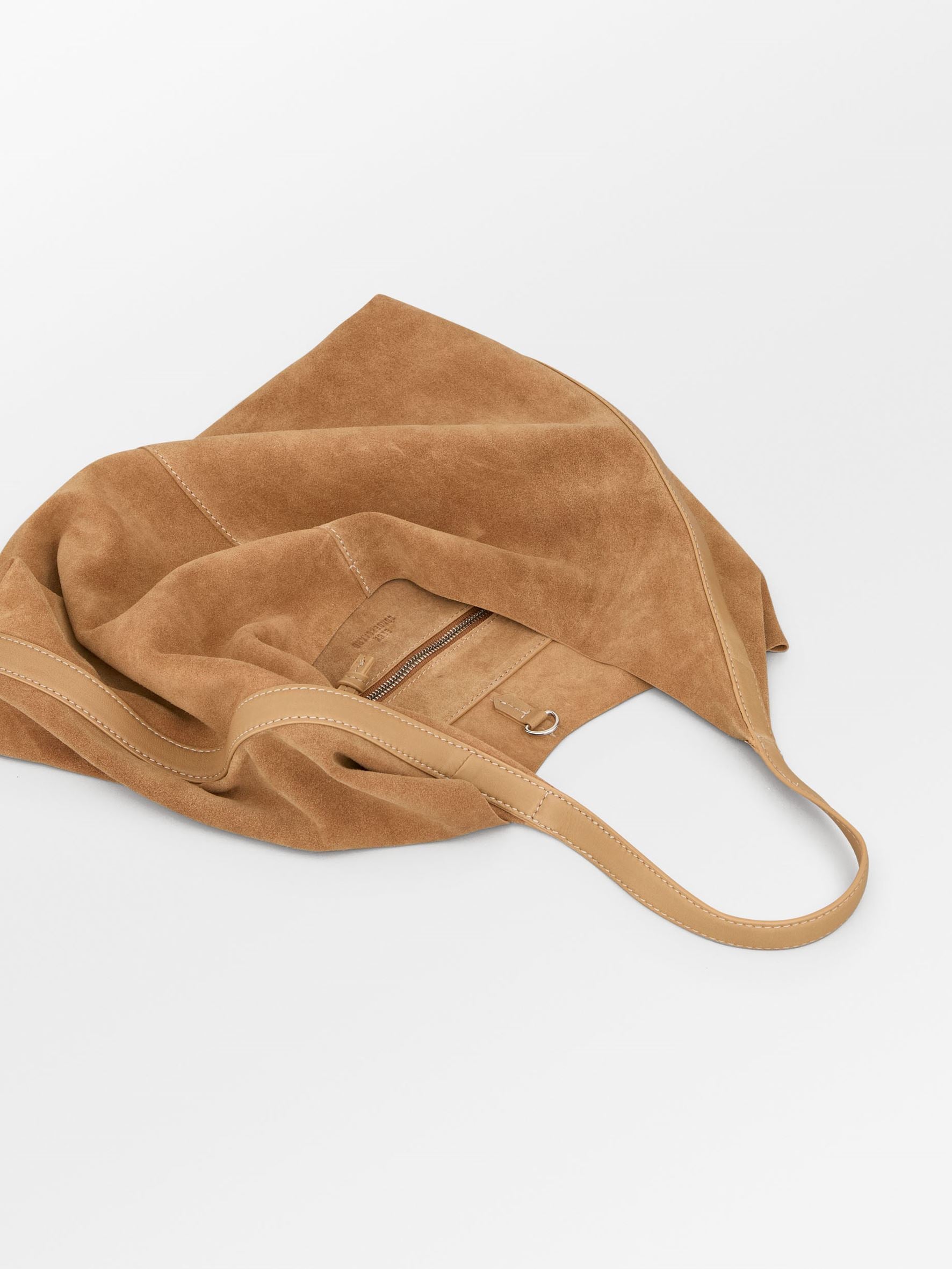 becks-ndergaard-suede-siena-bag-tasche-almond-brown-velours image 3