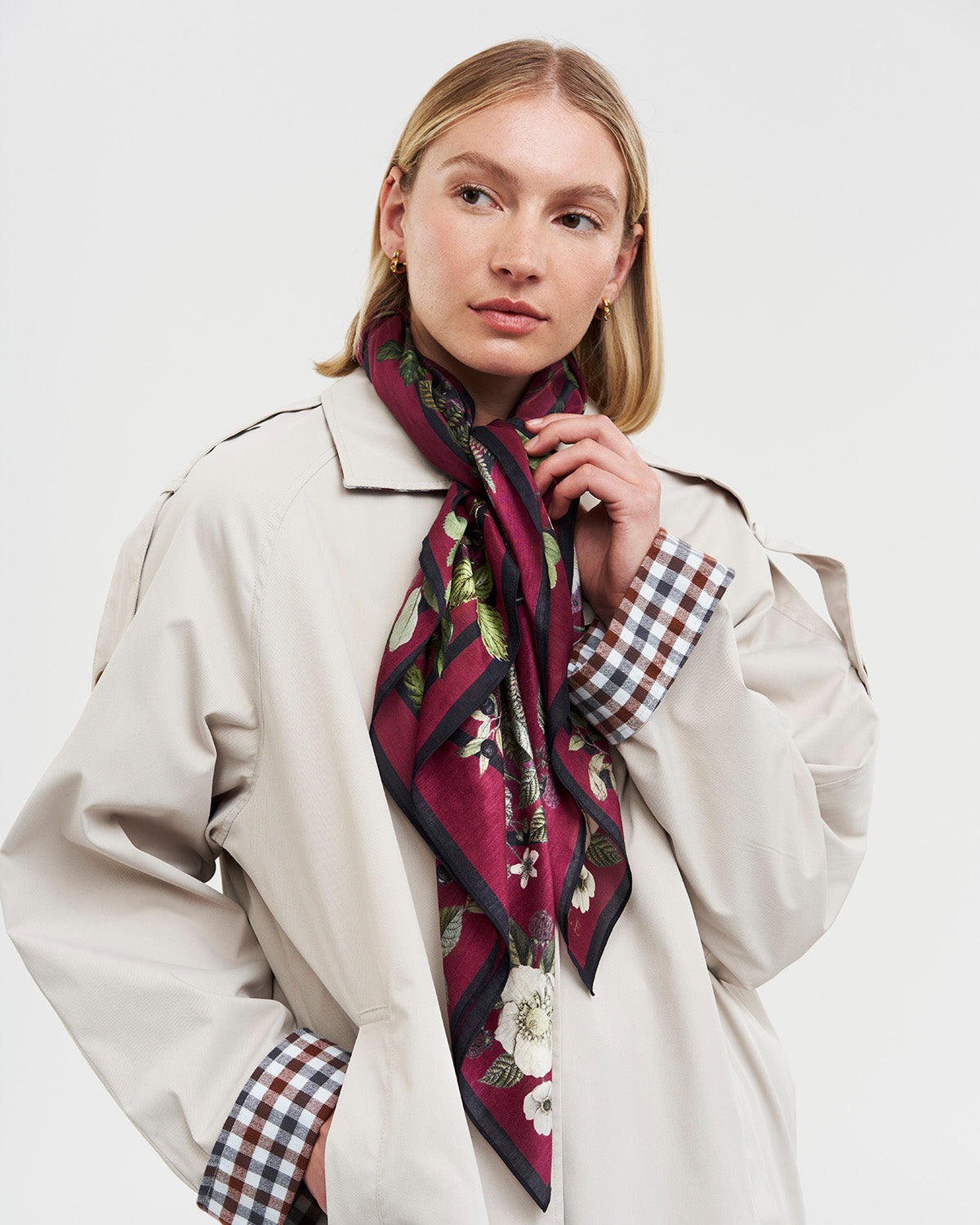 fable-england-orla-quadrat-tuch-burgundy-bordeaux image 2