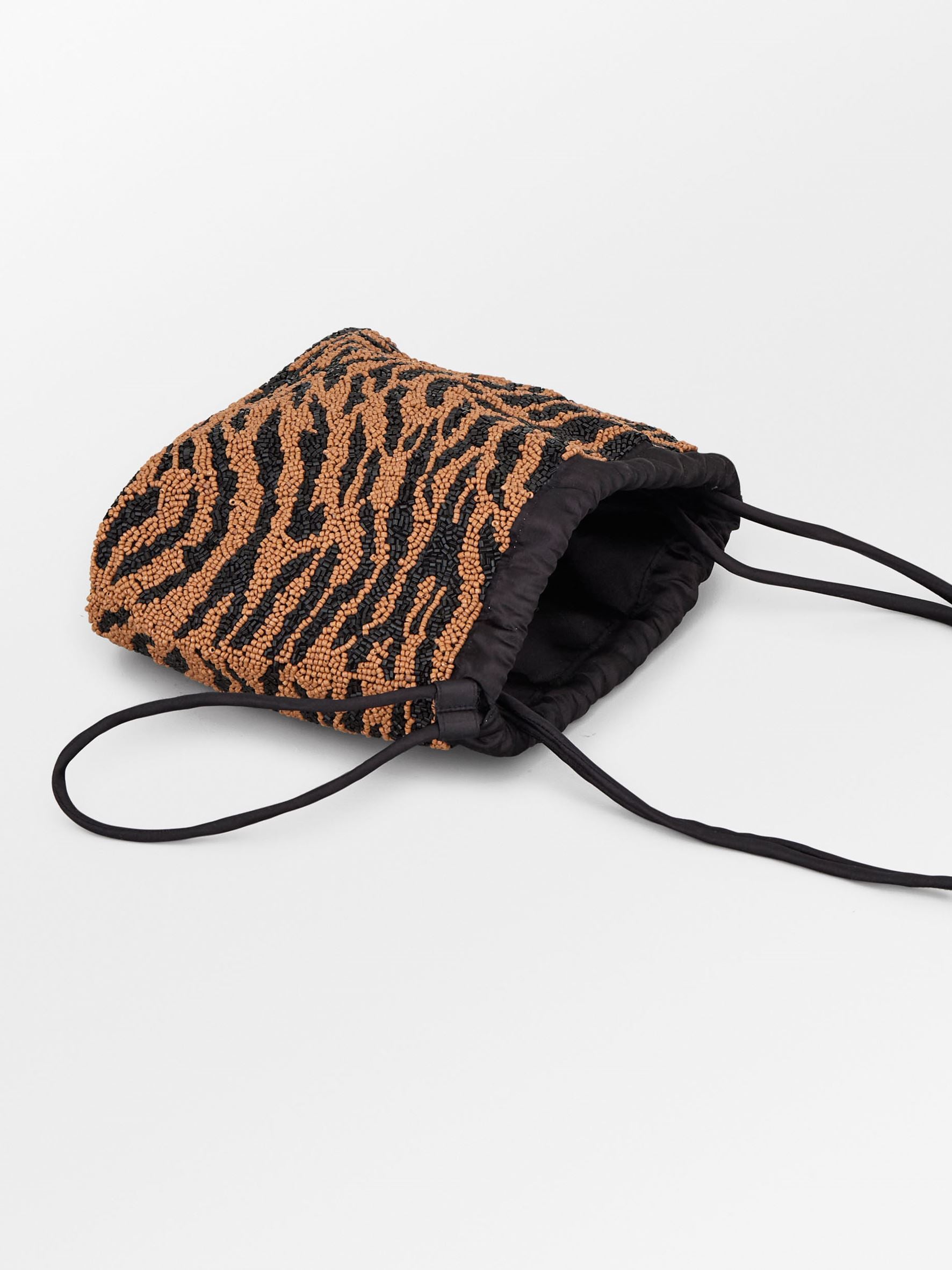 becks-ndergaard-tigarea-giana-small-bag-abendtasche-braun-perlen image 2