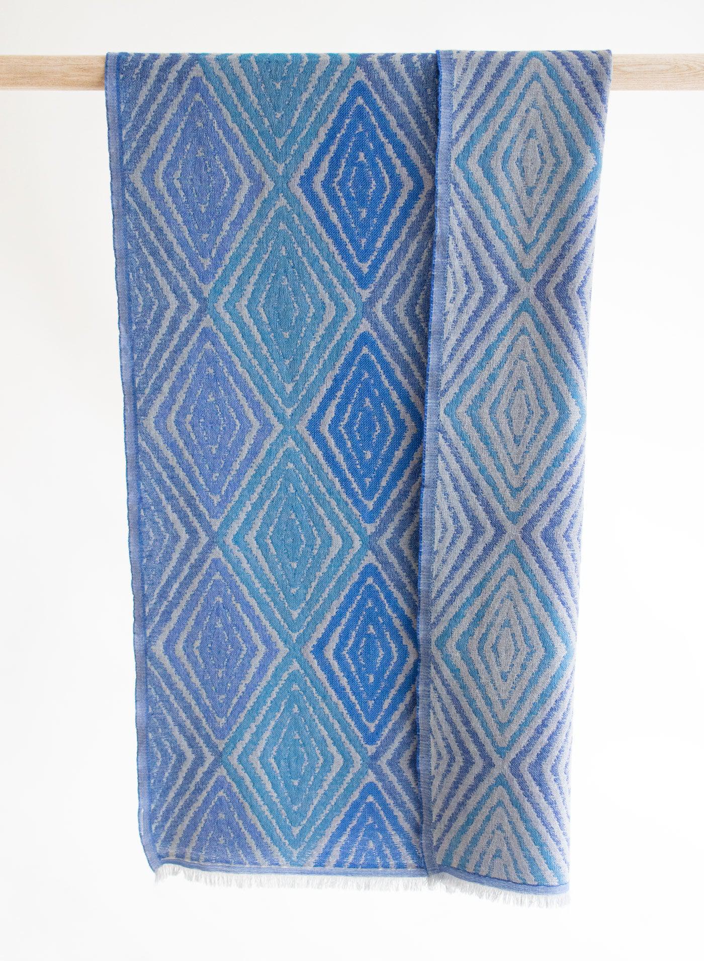 djian-jacquard-schal-merinowolle-blau-t-rkis image 2