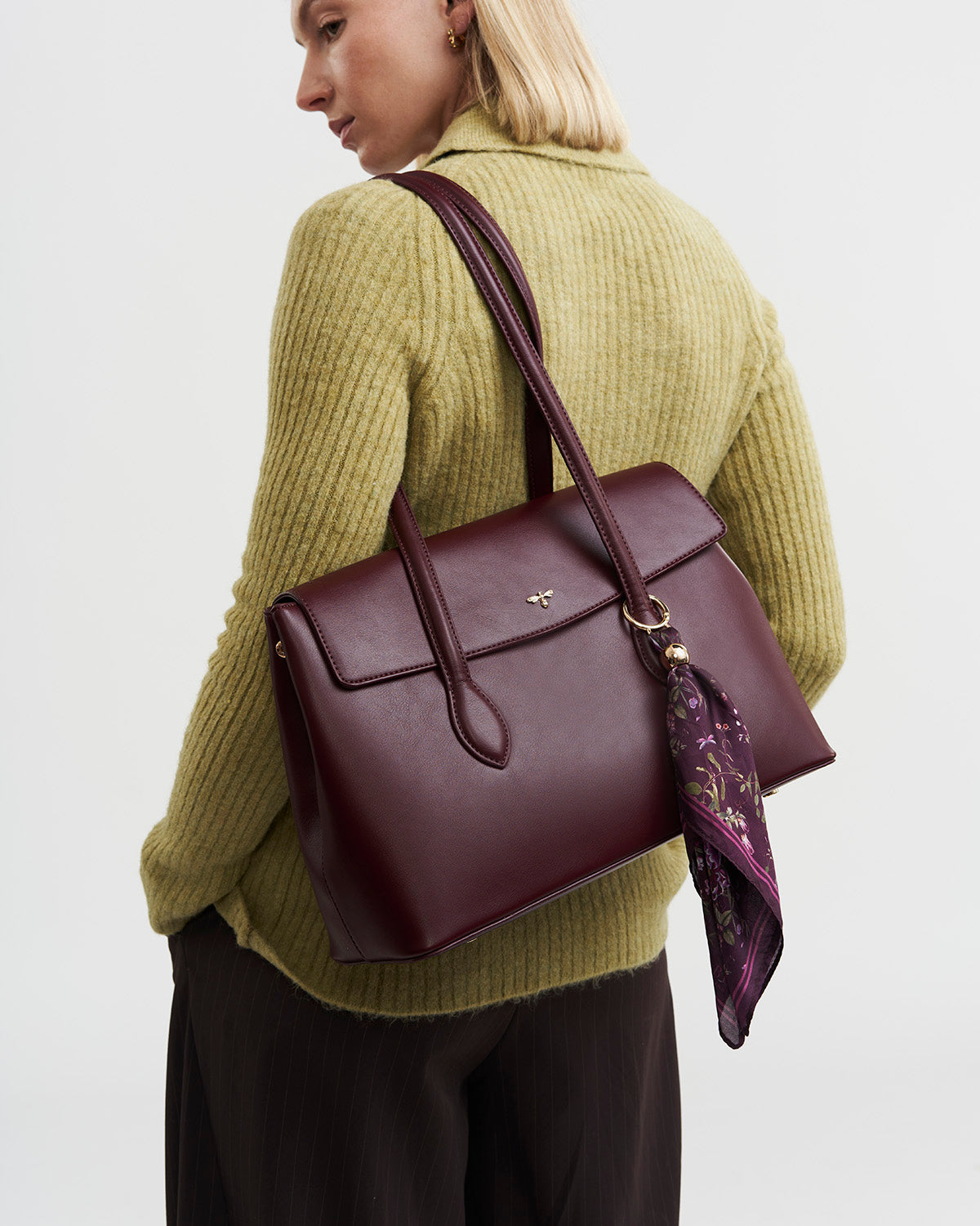 fable-england-romilly-schultertasche-burgundy-laptop-13-zoll image 2