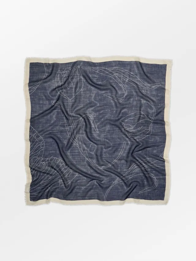 becks-ndergaard-stitchia-siw-scarf-seidentuch-110x110-navy-blue image 1