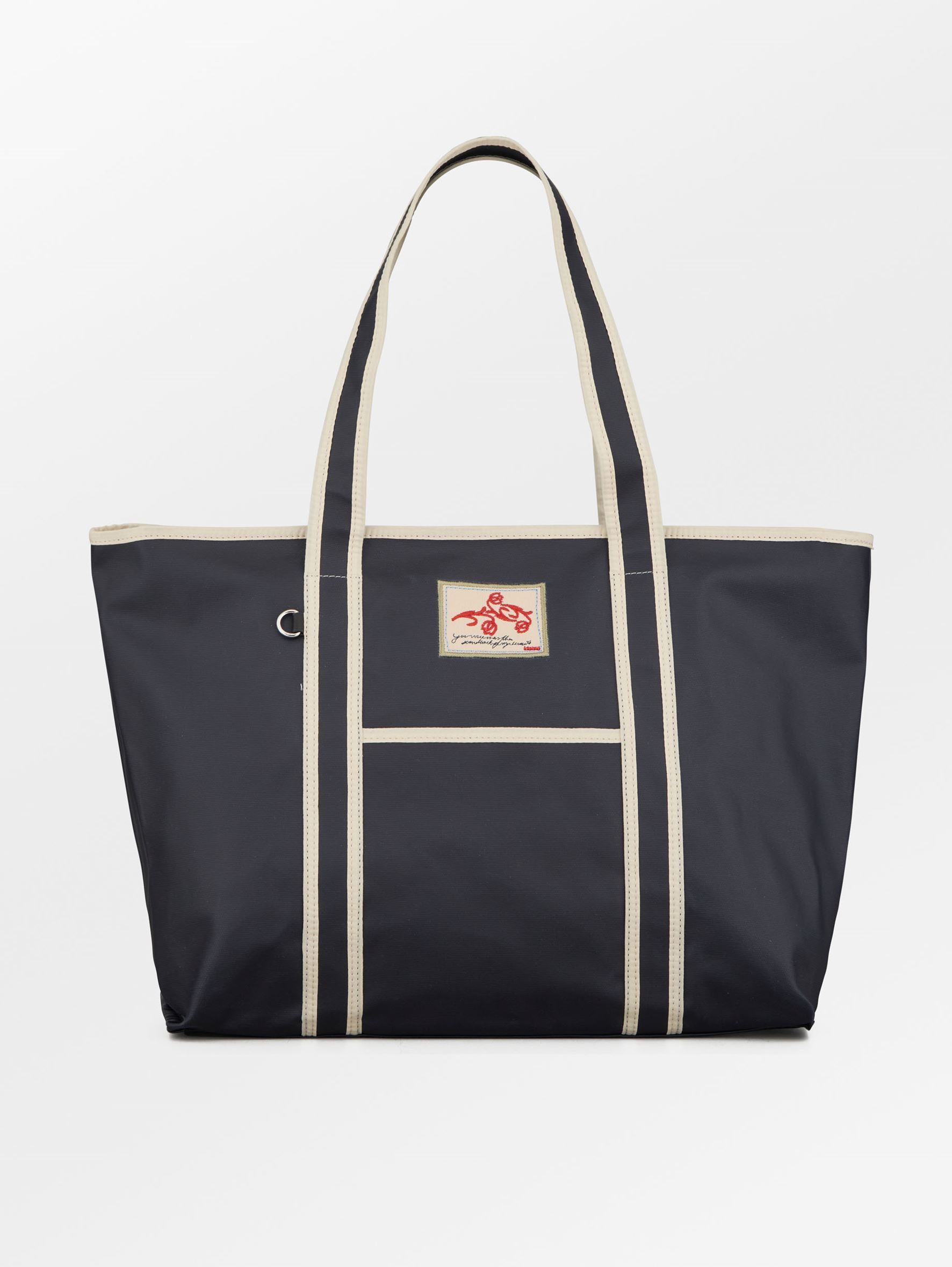 becks-ndergaard-aubrey-bag-shopper-navy-laptop-40x34 image 1