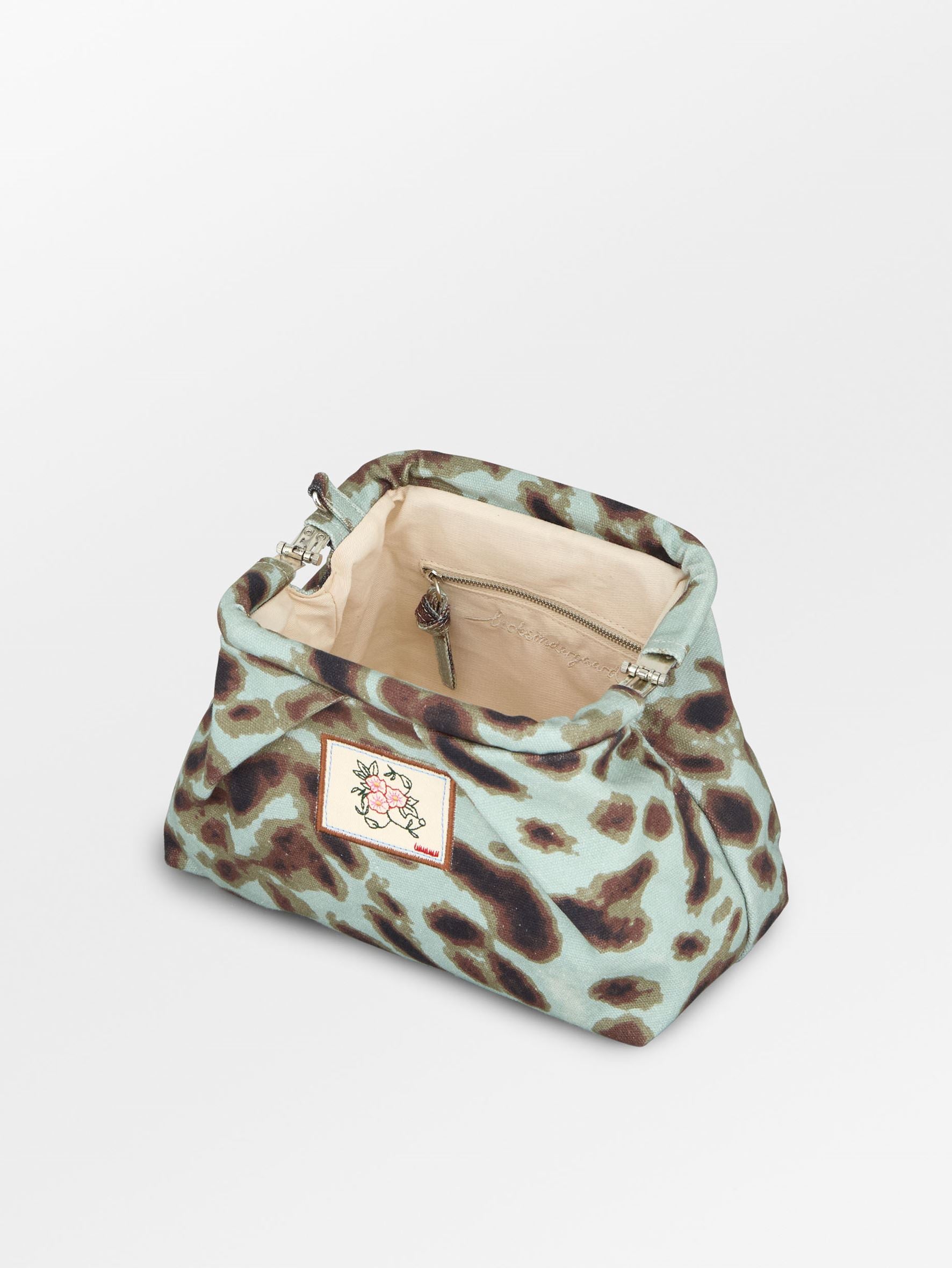 becks-ndergaard-leola-canvas-bonita-bag-clutch-aqua-gray-26x18 image 3