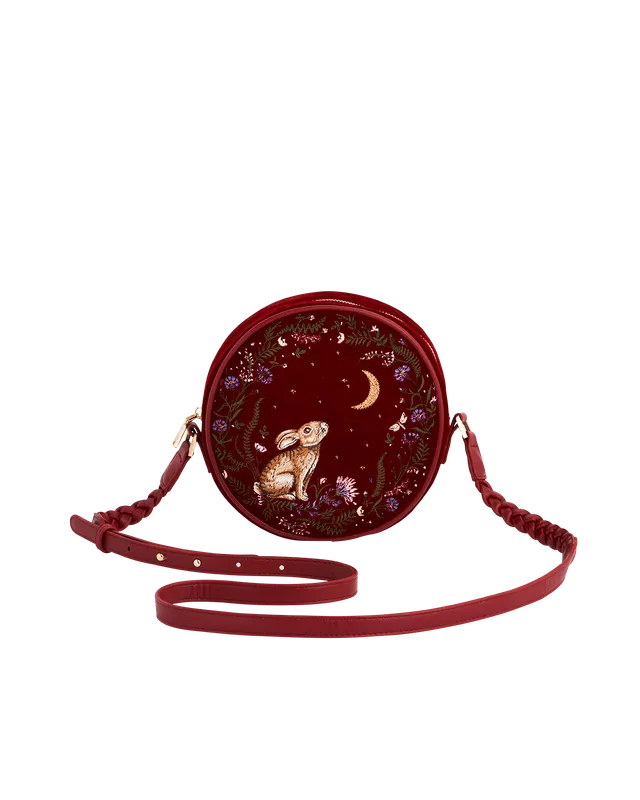 fable-england-star-gazing-rabbit-circle-bag-rot-bestickt-rund image 1