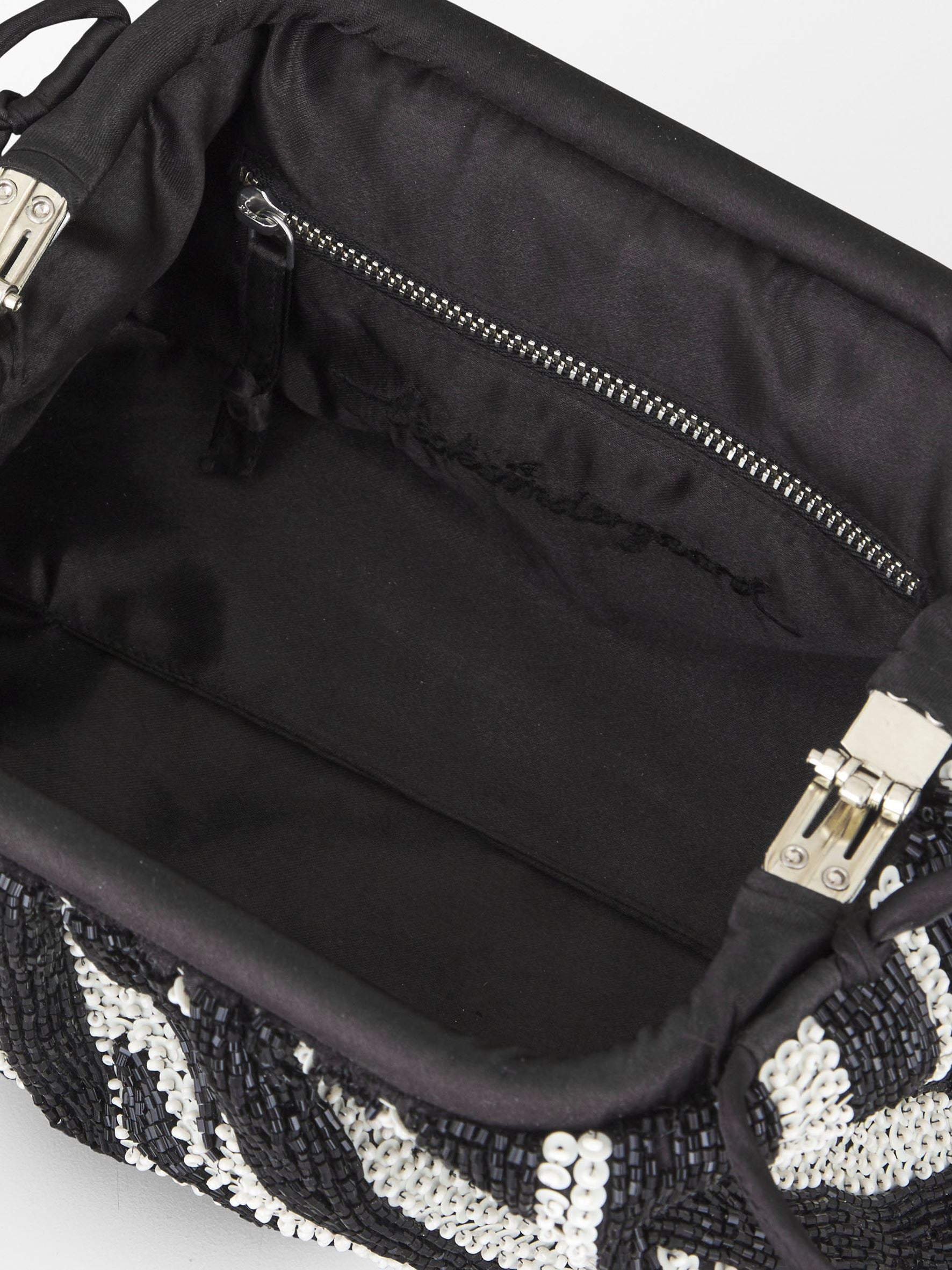 becks-ndergaard-zelora-beaded-luna-tasche-silber-zebra image 2