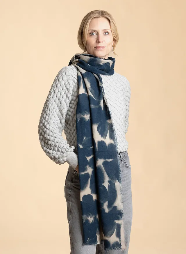 djian-nami-schal-merinowolle-beige-blau-70-x-180-cm image 1