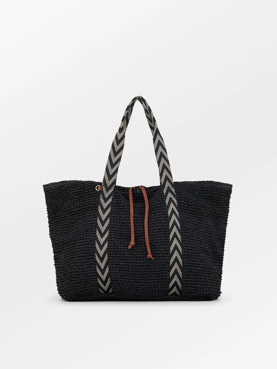 becks-ndergaard-pheobe-paper-straw-shopper-schwarz-papier-44x40 image 1