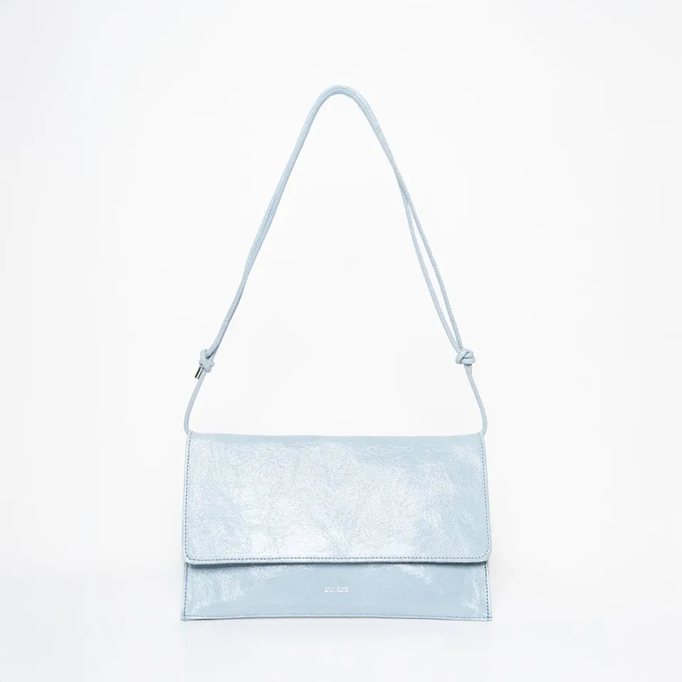 ann-kurz-thin-clutch-lackleder-clutch-celeste-handyfach image 1