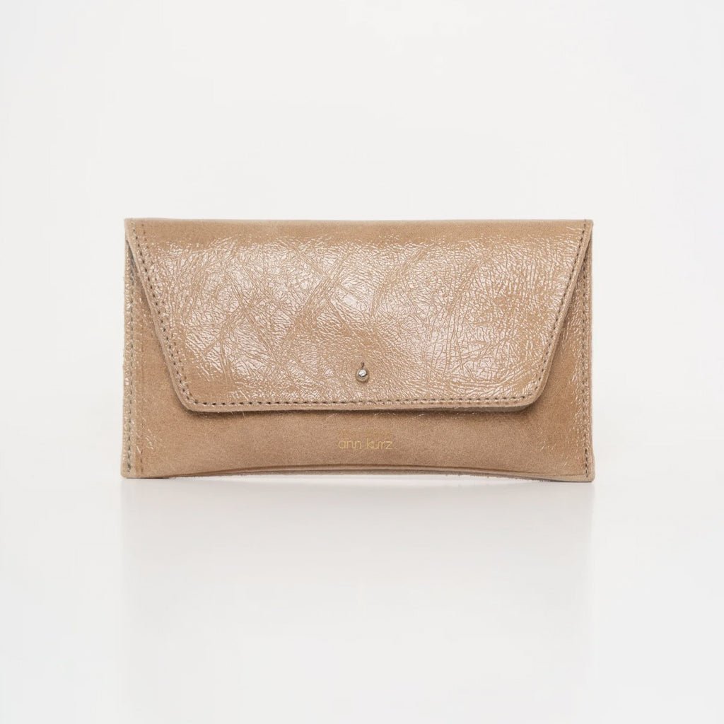 ann-kurz-mini-envelope-patent-taupe-geldb-rse-lack-rei-verschluss image 1