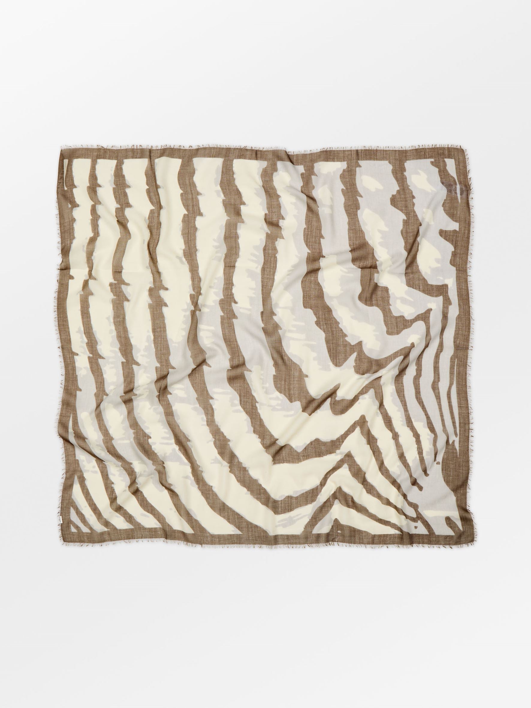 becks-ndergaard-grafina-siw-tuch-110x110-pine-bark-wolle-seide image 1