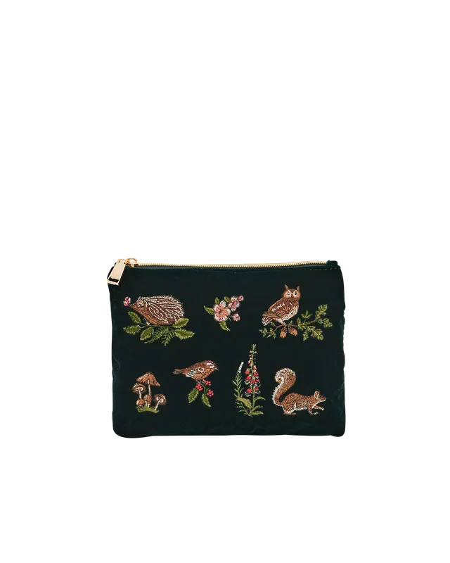 fable-england-meadow-scene-pouch-samt-waldgr-n-bestickt image 1