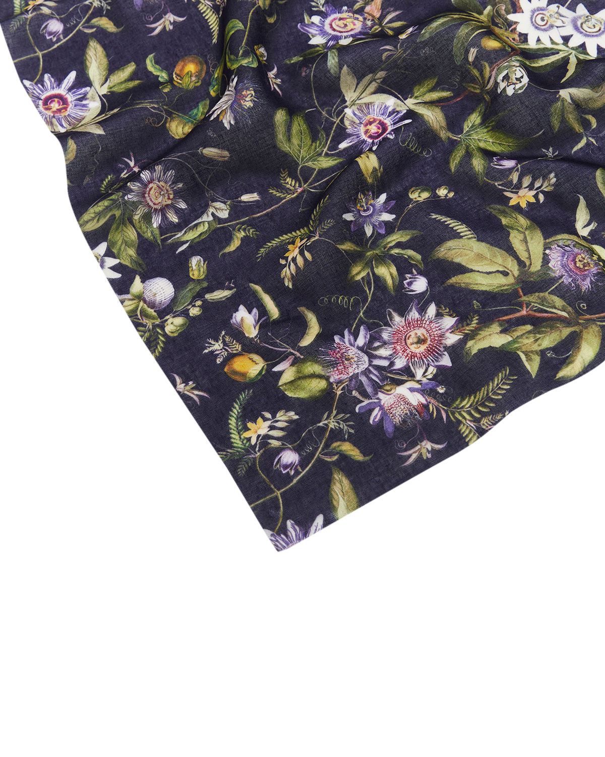 fable-england-passion-flower-schal-navy-leicht-lang image 3