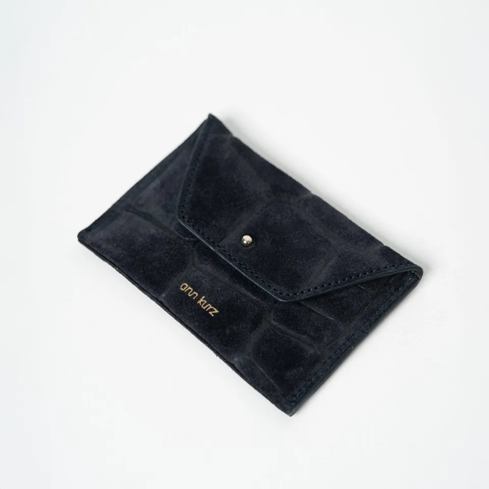 ann-kurz-tiny-envelope-geldb-rse-navy-kroko-wildleder image 1