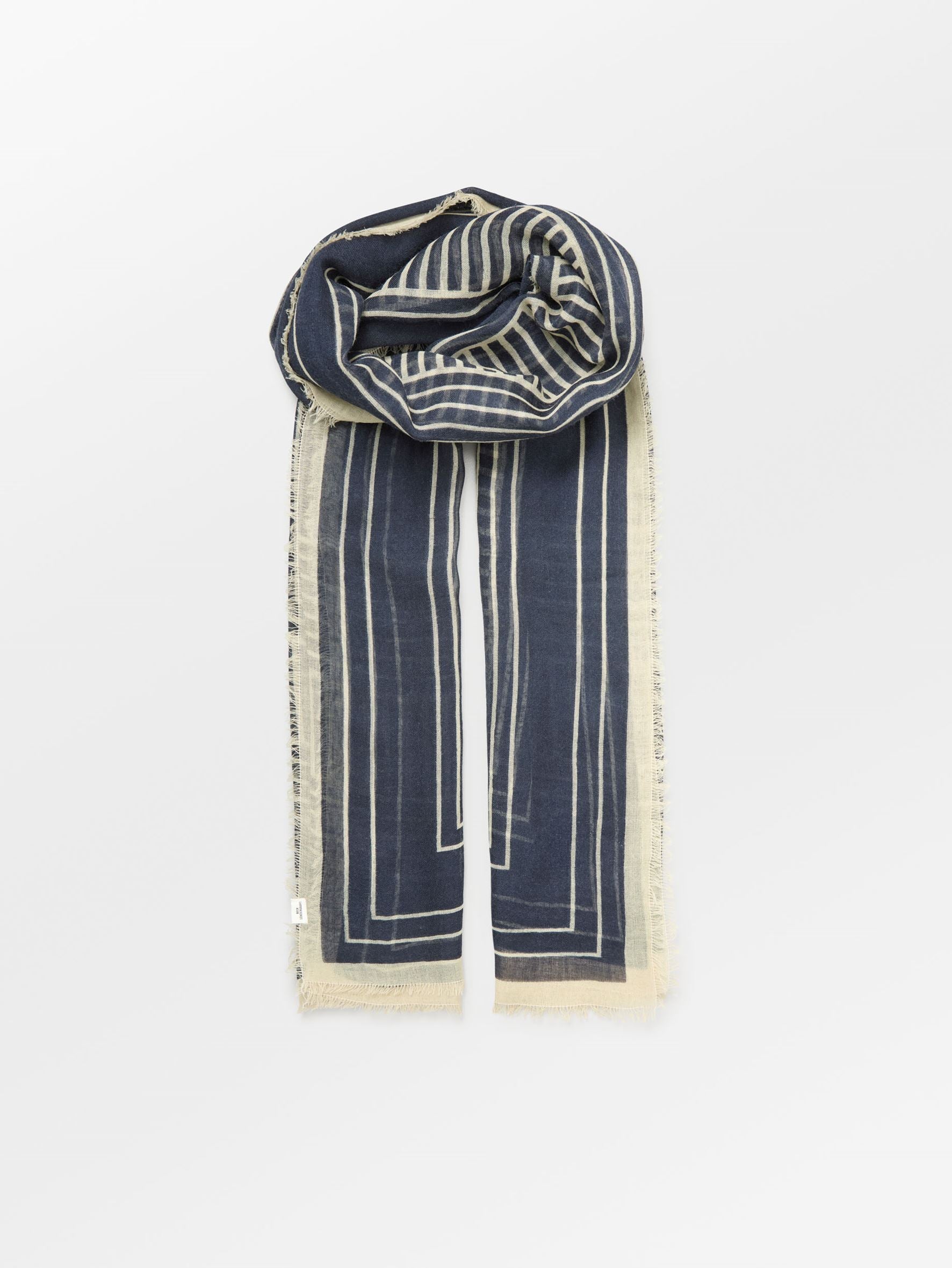 becks-ndergaard-anniea-woo-schal-wolle-navy-blue-100x200 image 2