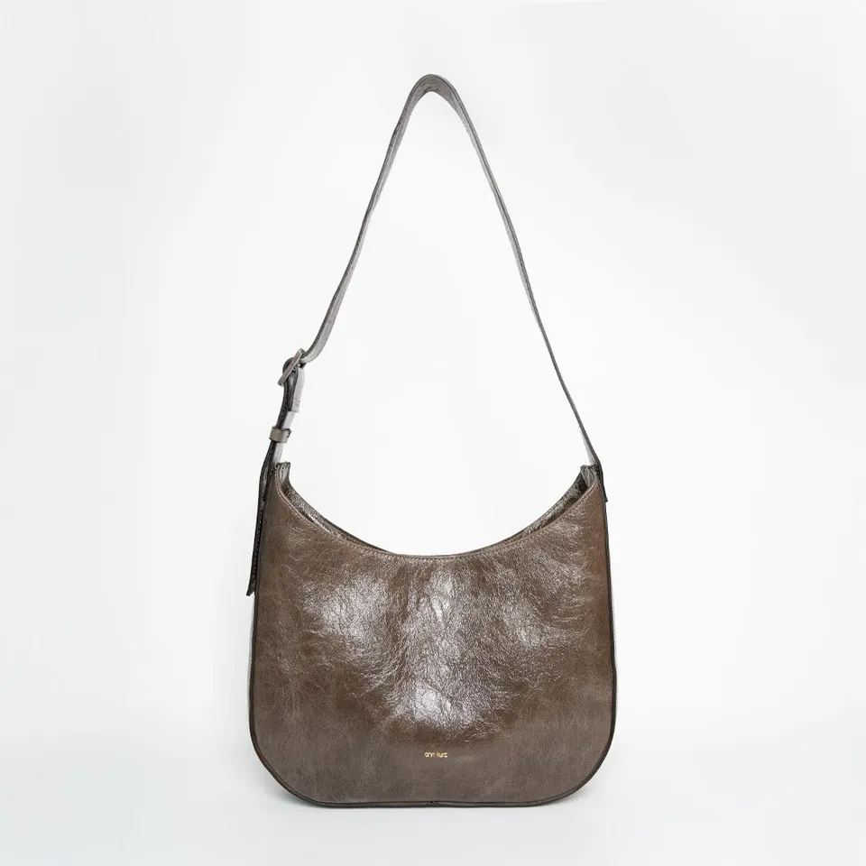 ann-kurz-versatile-hobo-shopper-lackleder-fango image 1