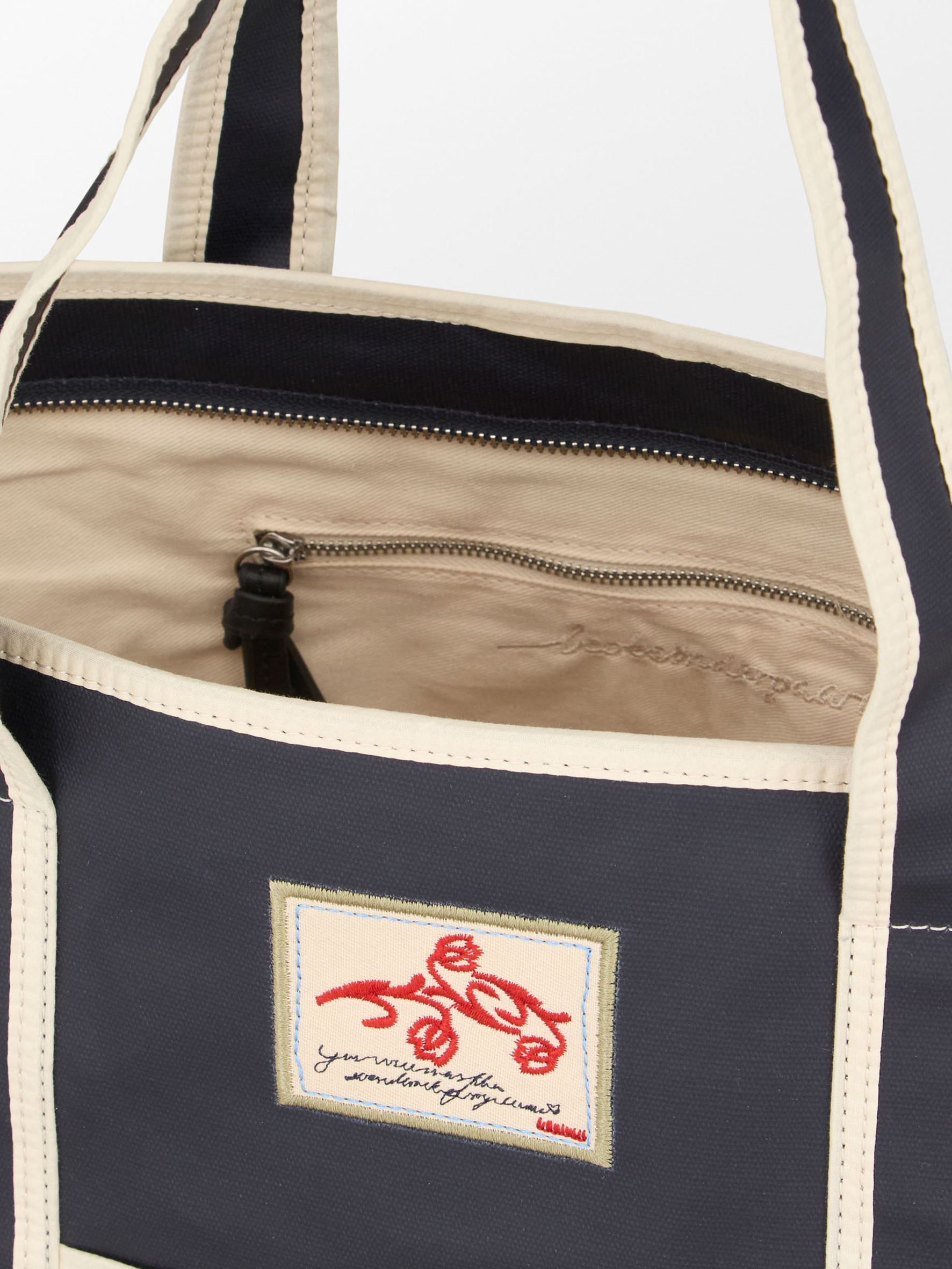 becks-ndergaard-aubrey-bag-shopper-navy-laptop-40x34 image 3