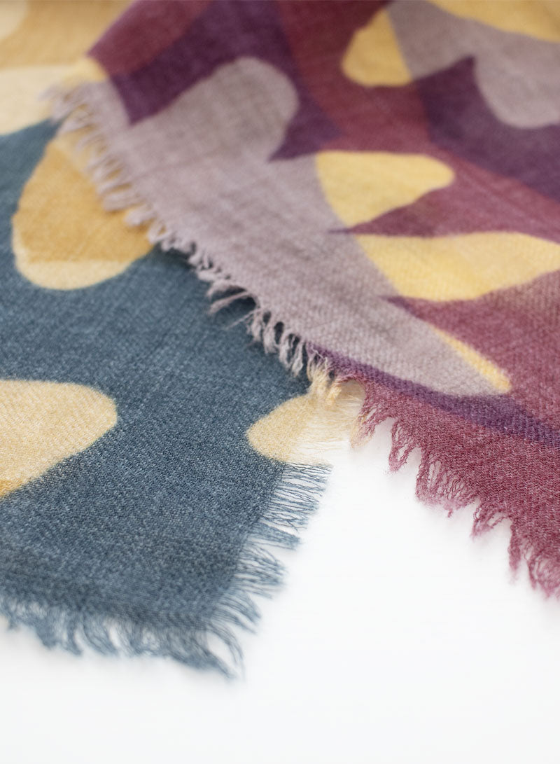 djian-kari-schal-aus-merinowolle-beere-beige-70x180 image 4