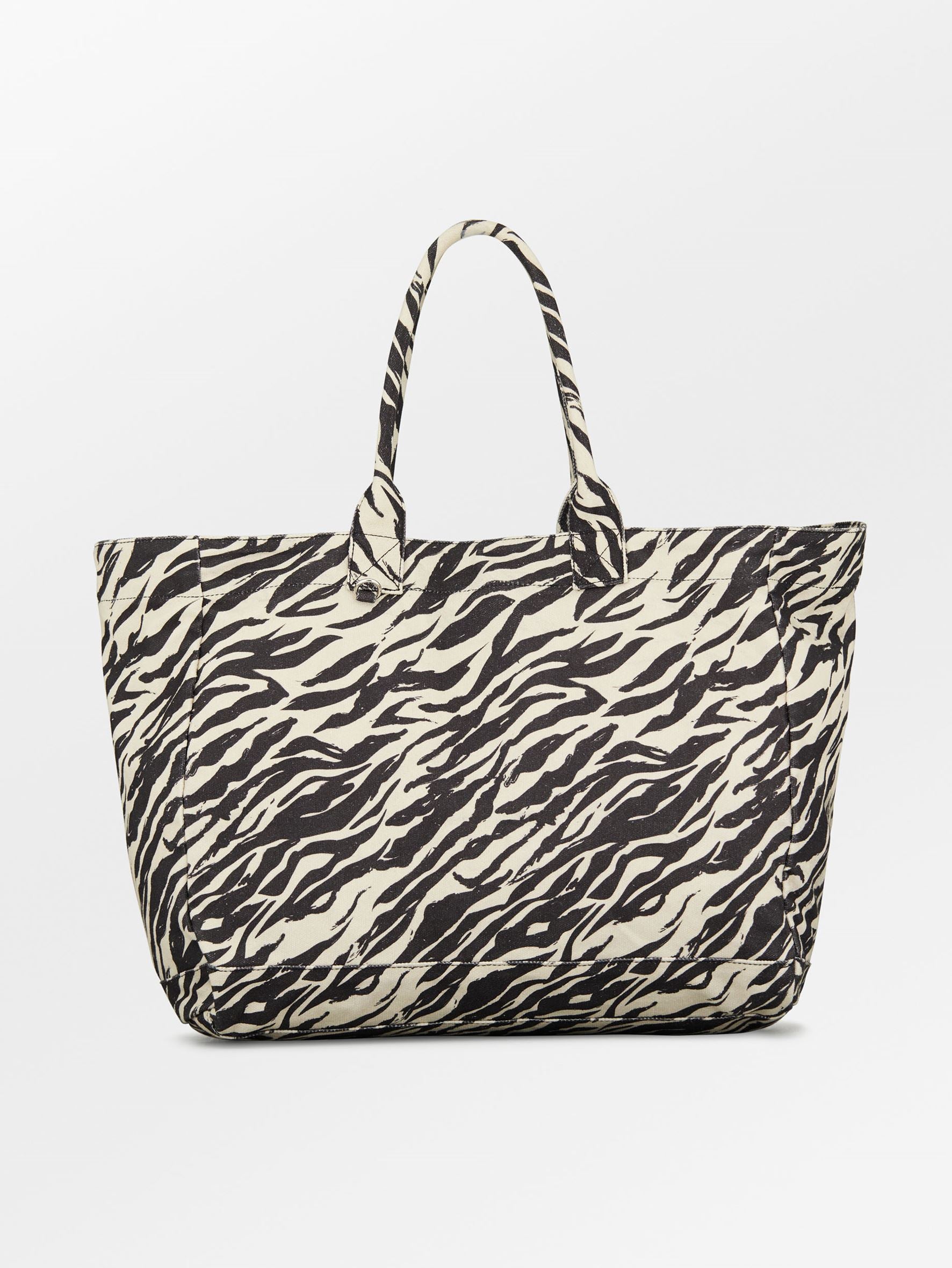 becks-ndergaard-zerona-canvas-camila-tasche-schwarz image 1