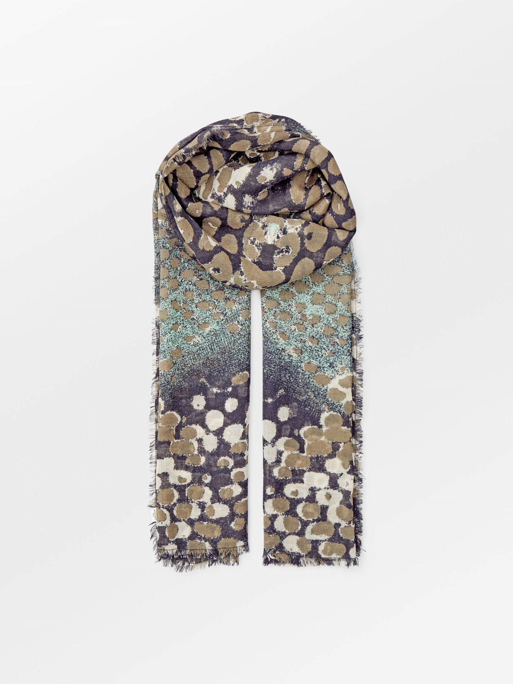 becks-ndergaard-roslyna-woo-schal-navy-wolle-punkte-100x200 image 2