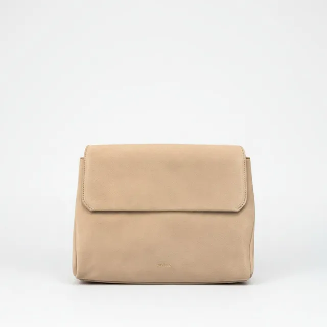 ann-kurz-crossbody-umh-ngetasche-suede-caramelo-mit-magnet-klappe image 1