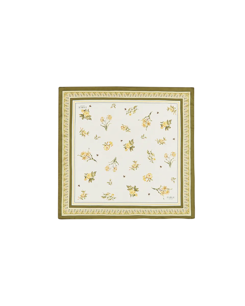 fable-england-nouveau-floral-tuch-gelb-quadratisch image 1