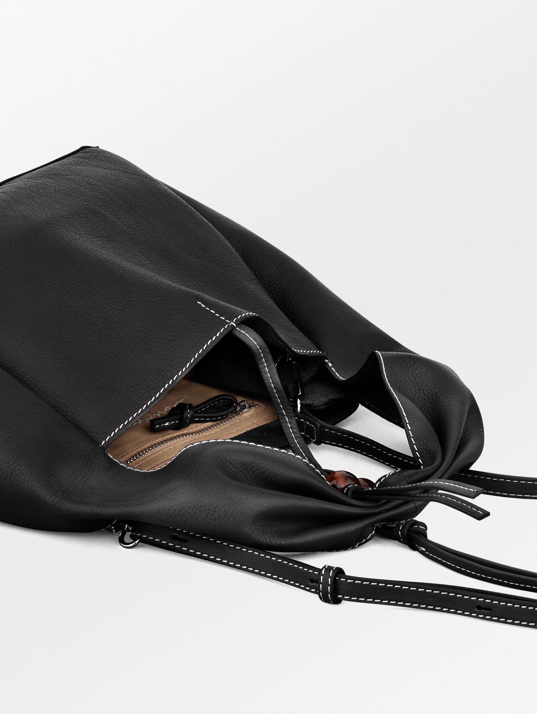 becks-ndergaard-grain-harper-bag-tasche-black-leder-22x21 image 3