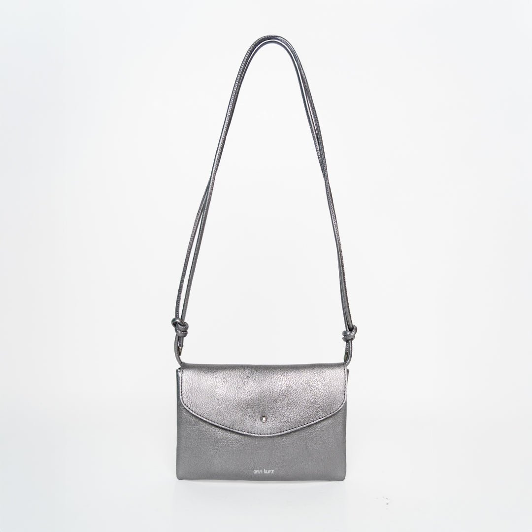 ann-kurz-mini-cute-clutch-metallic-dark-silver-leder image 1
