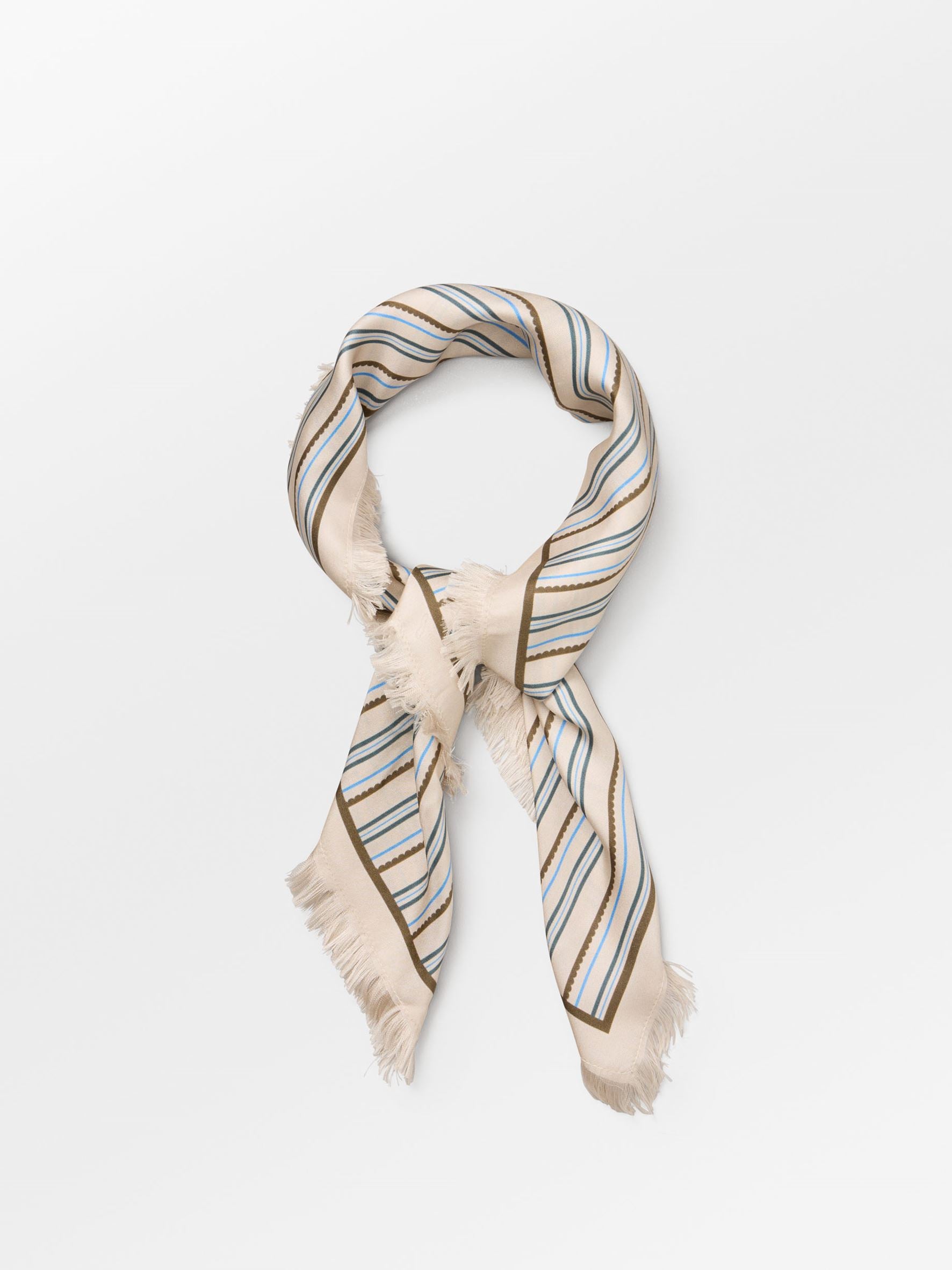 becks-ndergaard-scallopia-sia-seidentuch-wei-65x65 image 2