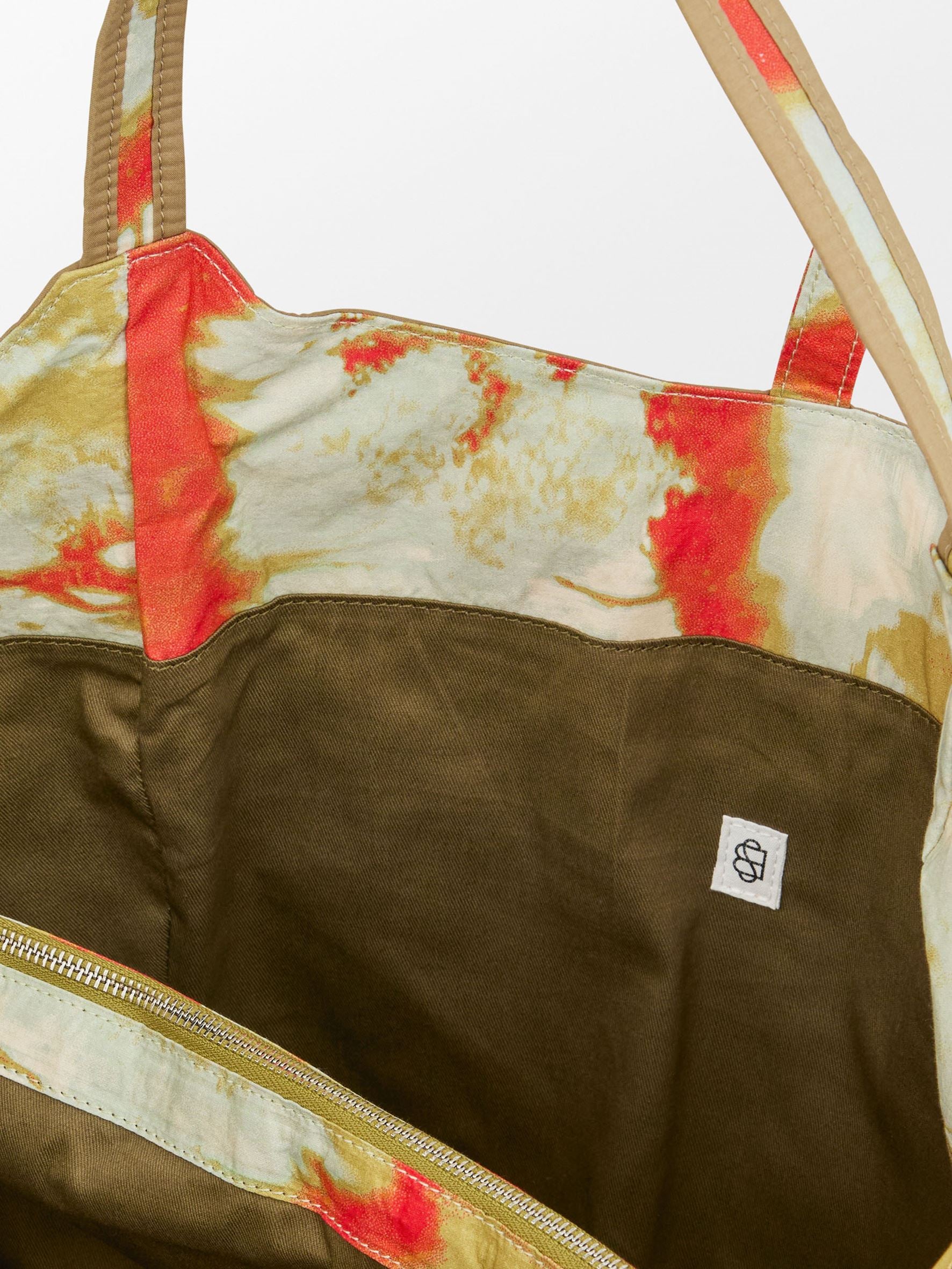 becks-ndergaard-tiedye-raika-shopper-khaki-green-baumwolle image 2
