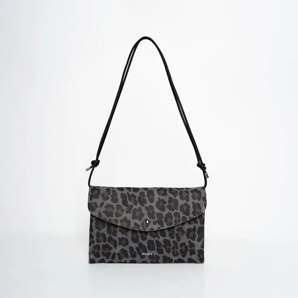 ann-kurz-cute-clutch-tasche-leo-grey image 1