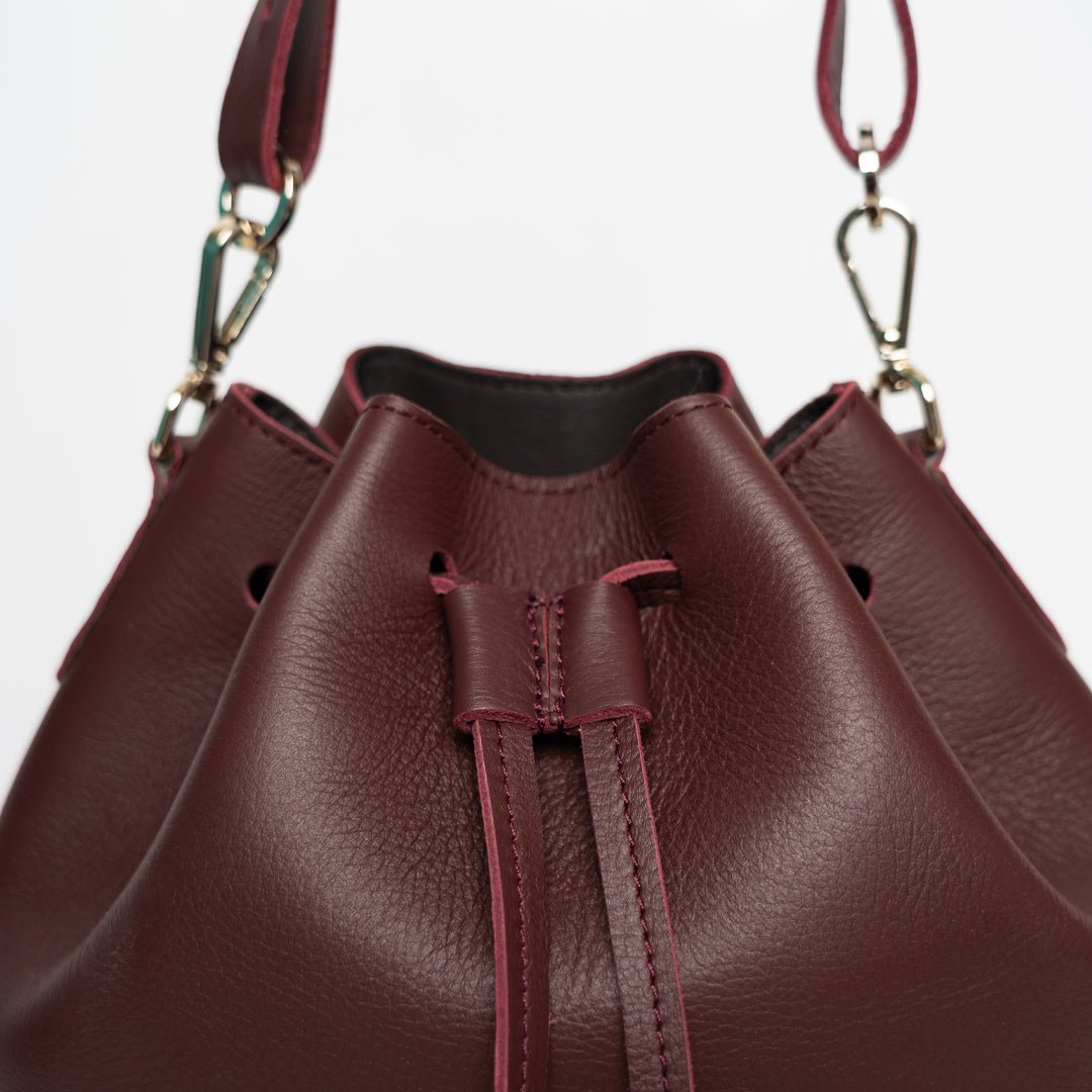 ann-kurz-saku-beuteltasche-burgundy-rindsleder-4-in-1 image 4