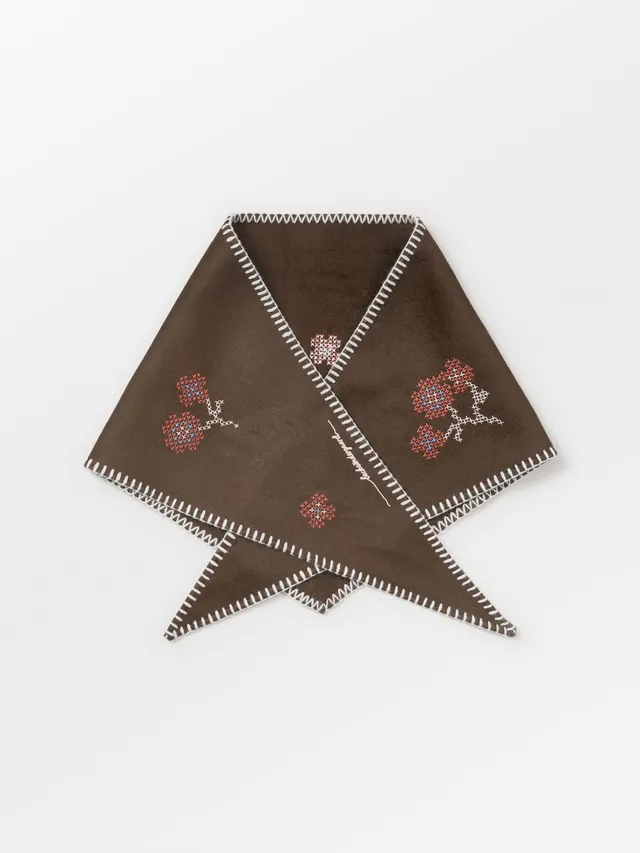becks-ndergaard-flotile-triangle-dreieckstuch-hot-fudge-braun image 1
