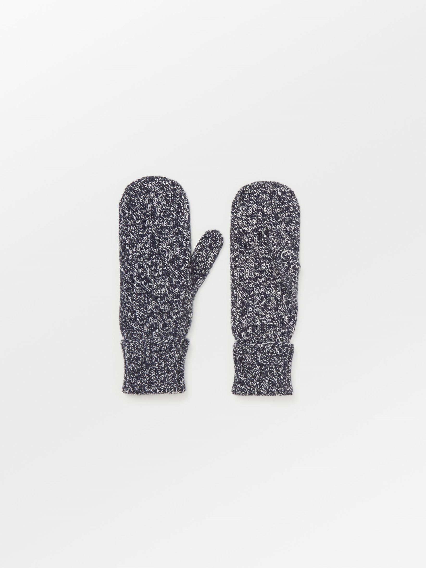 becks-ndergaard-cashrino-twisted-f-ustlinge-blue-nights image 1