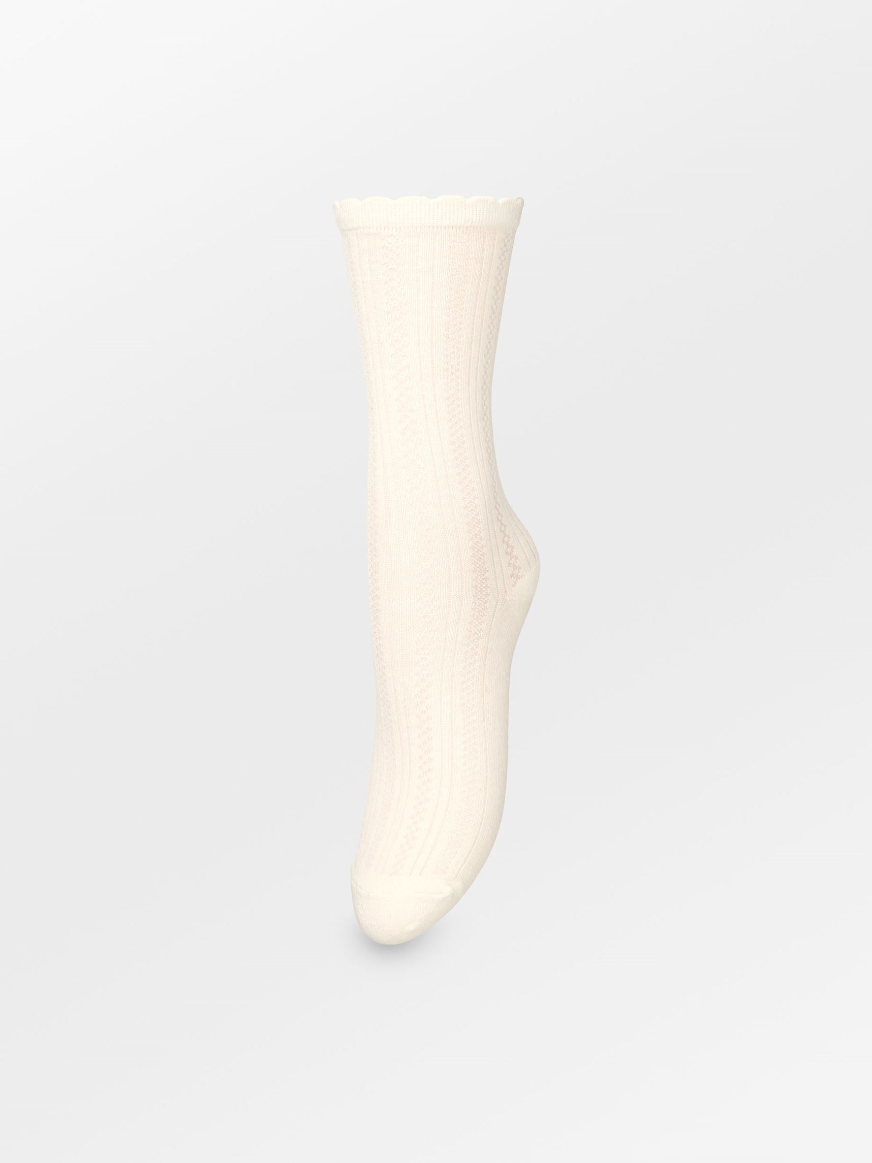becks-ndergaard-crochia-cotta-socken-birch-white-lochmuster image 1