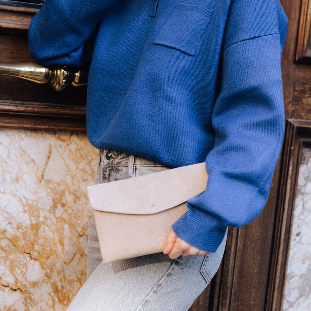 ann-kurz-cute-clutch-umh-ngetasche-wildleder-karamell image 3