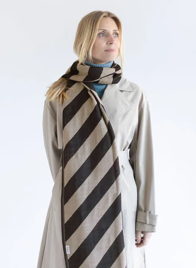 djian-bold-stripes-schal-merinowolle-beige-schwarz image 1