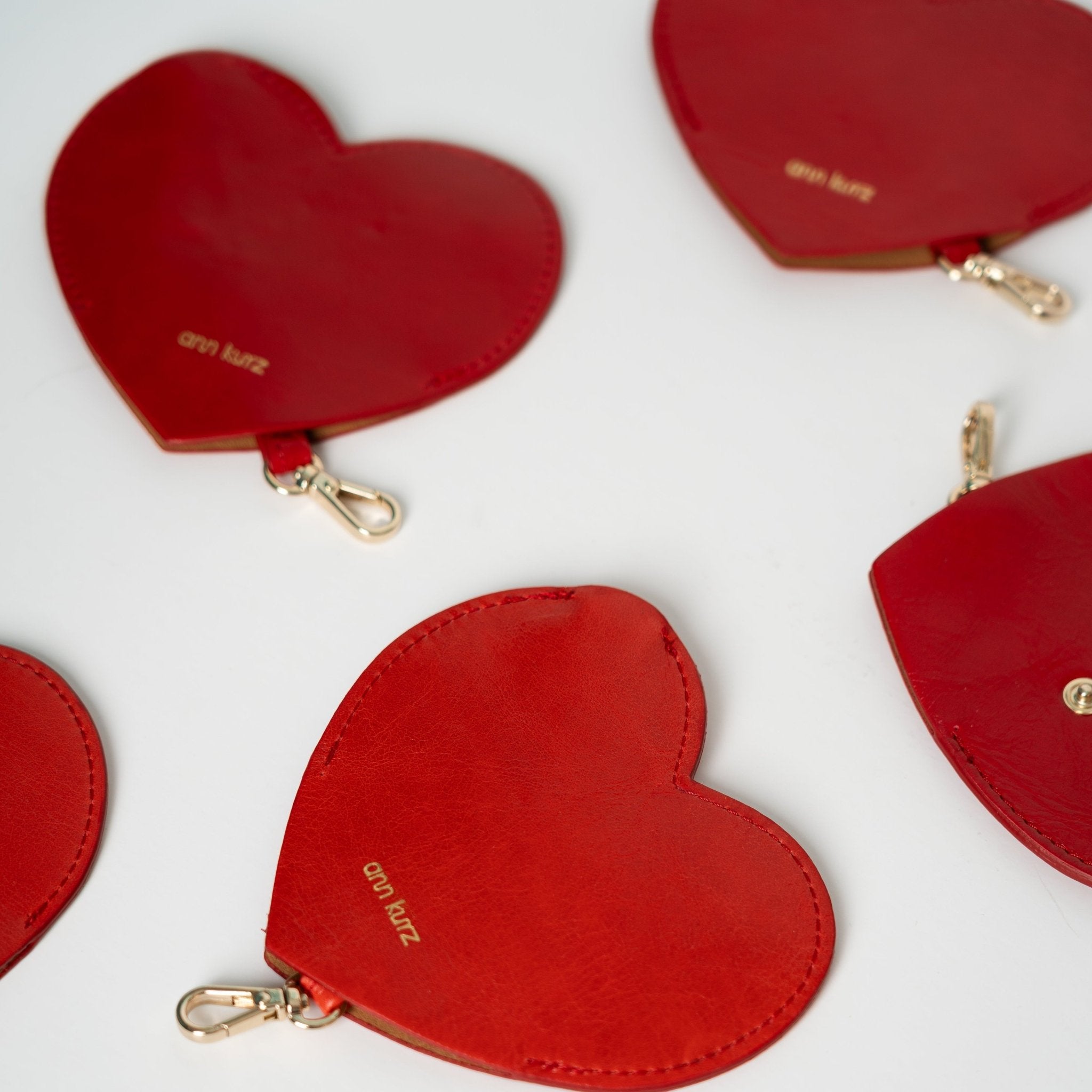 ann-kurz-straps-heart-schl-sselring-nappa-wine-herz-lederanh-nger image 1