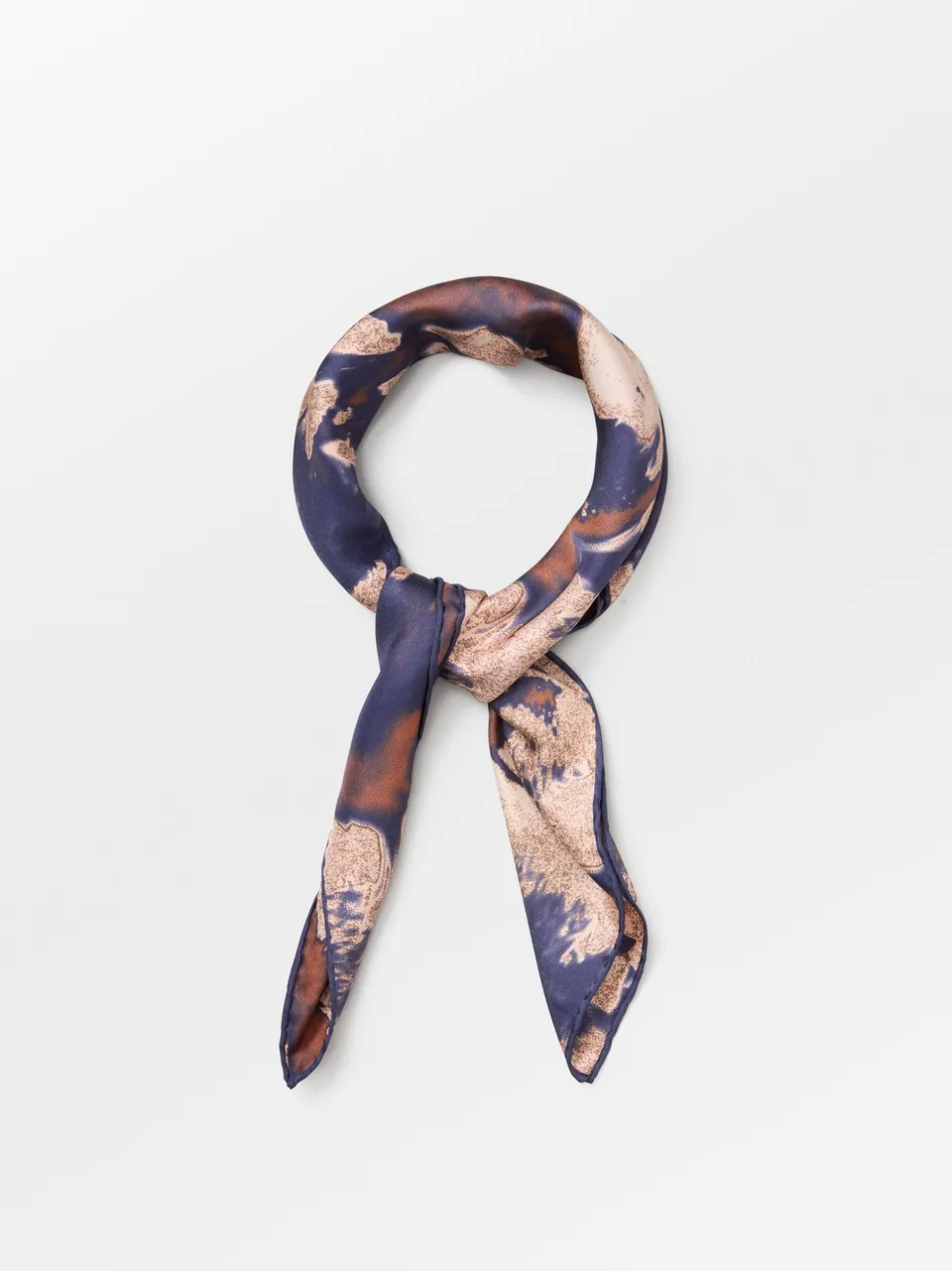 becks-ndergaard-tinea-tiedye-sia-seidenschal-blau-65x65 image 1