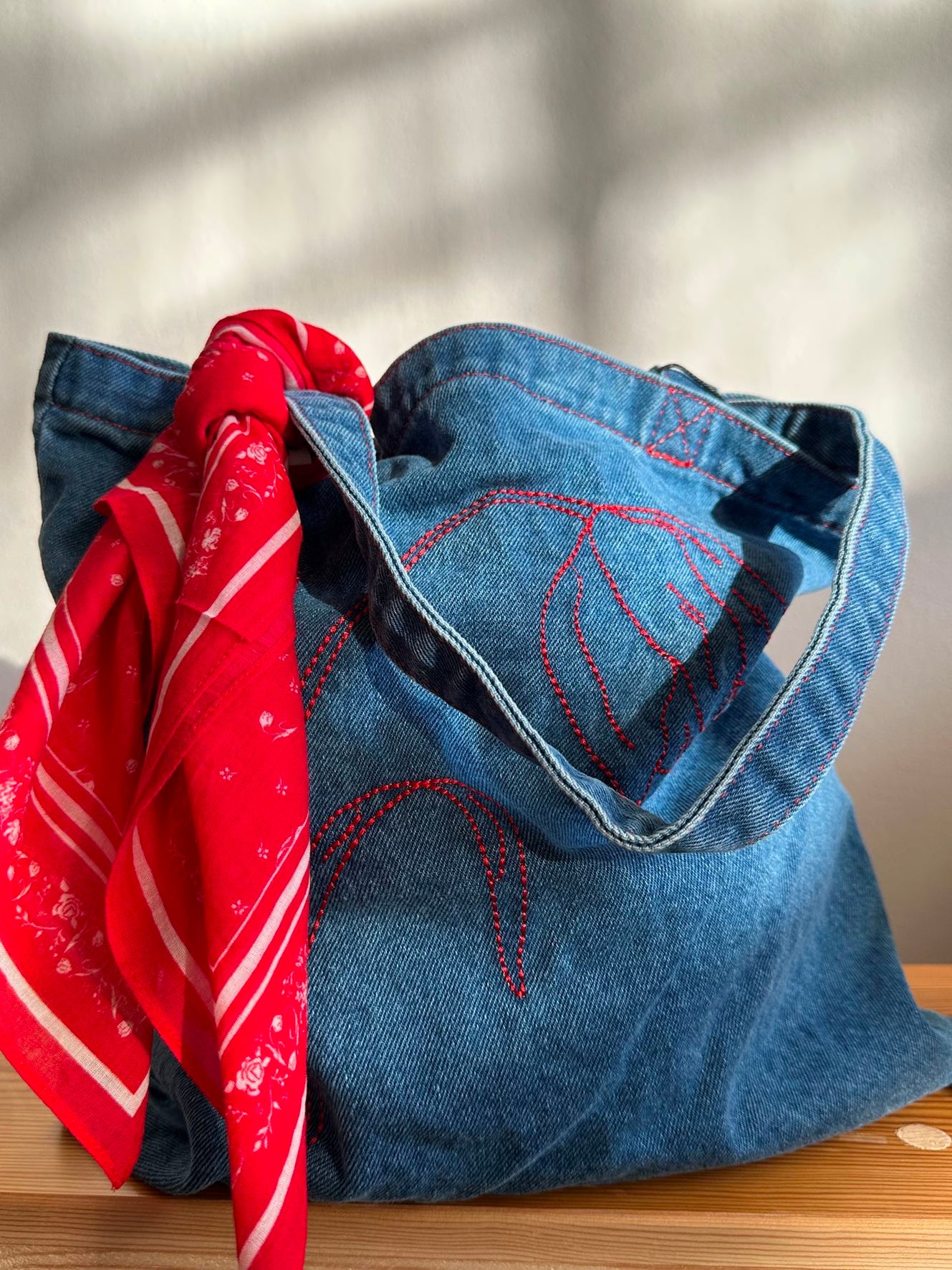 becks-ndergaard-tulipa-denima-tote-tasche-denim-37x39-stickerei image 3