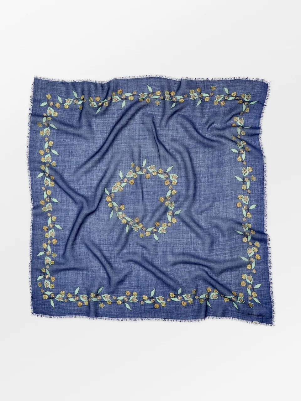 becks-ndergaard-carna-woo-schal-purple-dusk-90x90-wolle image 1
