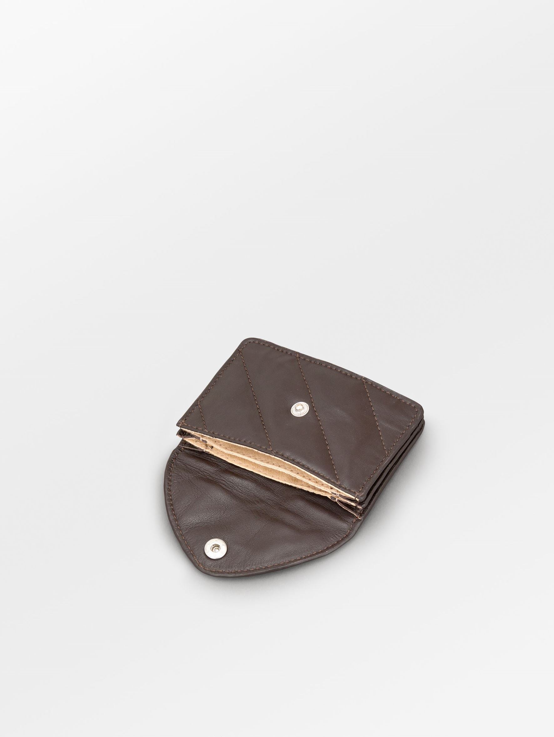 becks-ndergaard-quilla-kartenetui-chocolate-torte-lammleder image 2